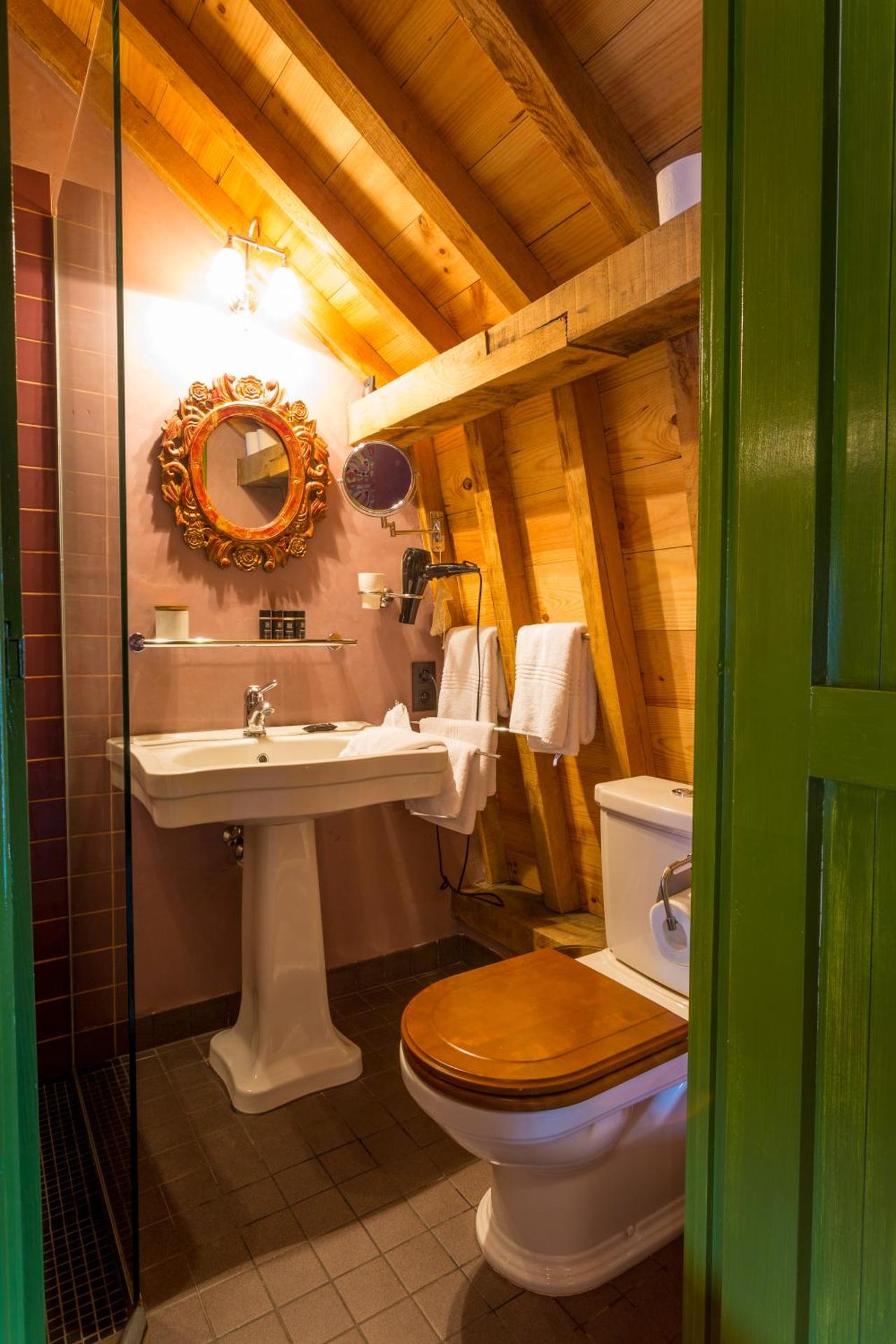 Deluxe Suite with Canal View