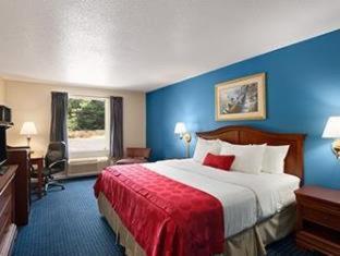 King Studio Suite - Non-Smoking