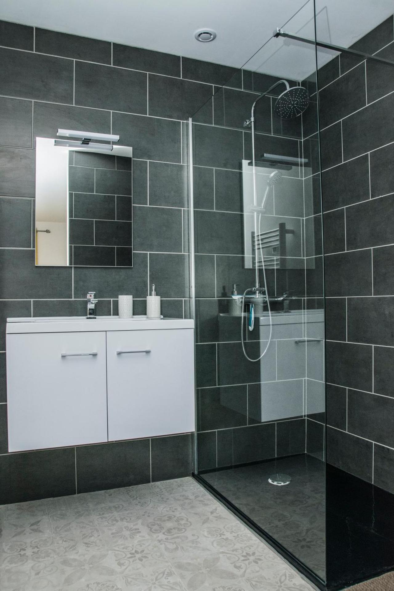 Le quai de St Pierre