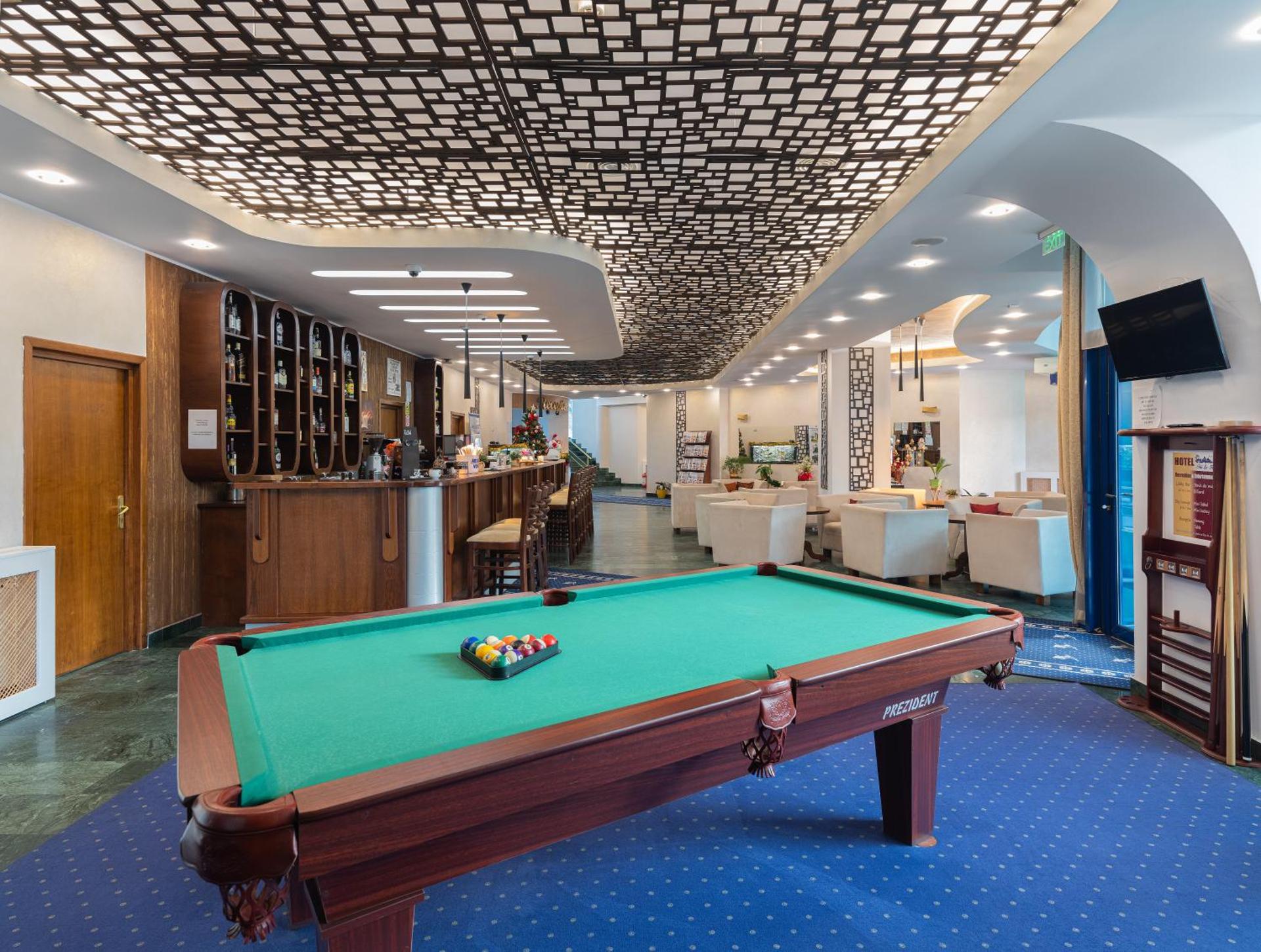 Communal lounge/ TV room