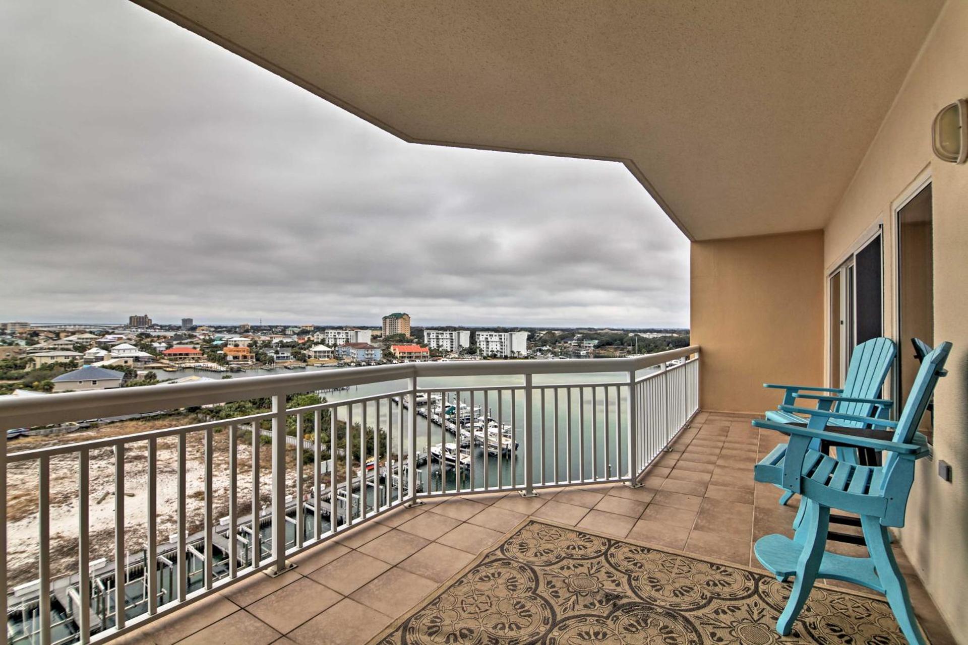 Beachfront Destin Condo with Pool and Harbor View!