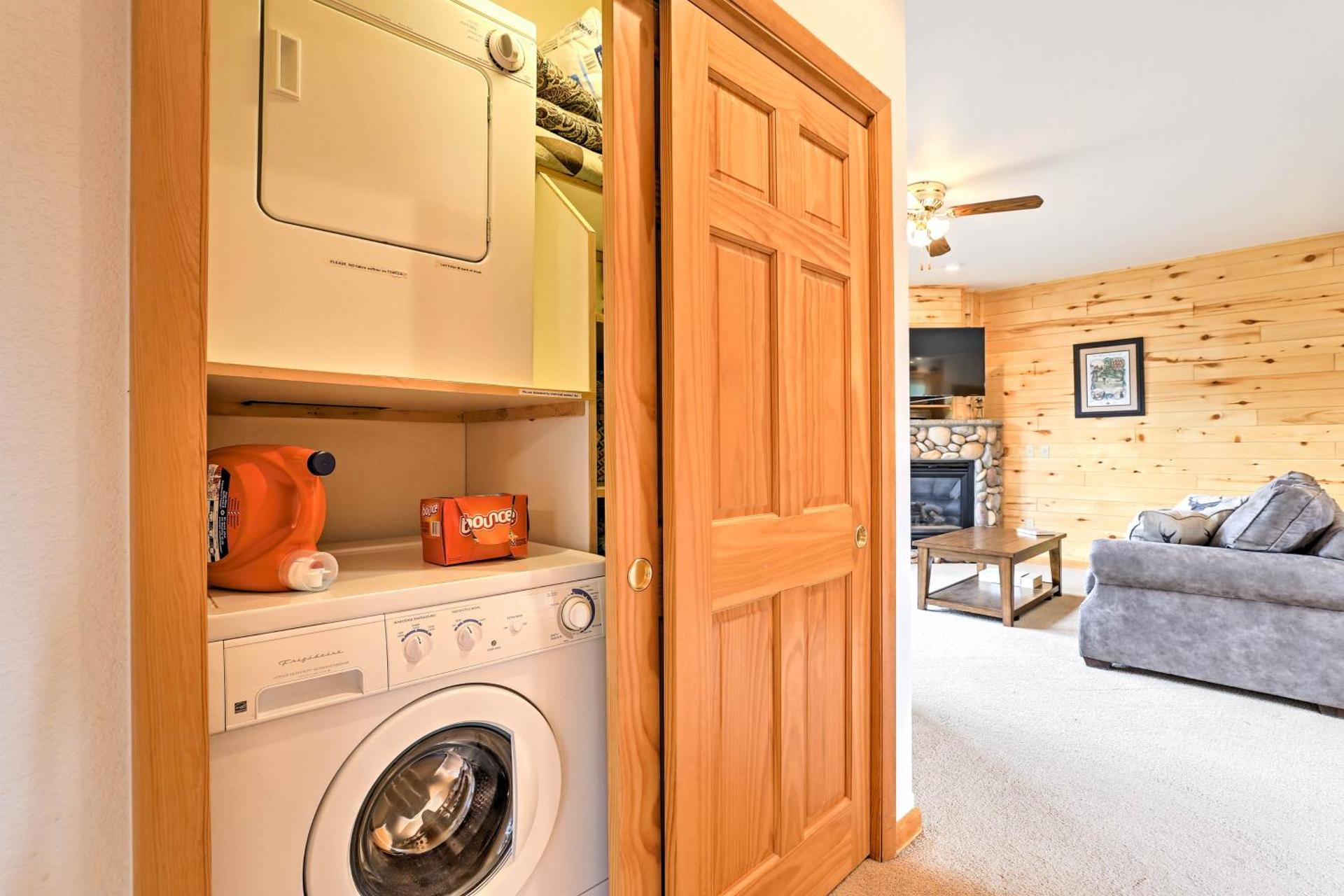 7 Mi to National Park Grand Lake Condo with Deck!