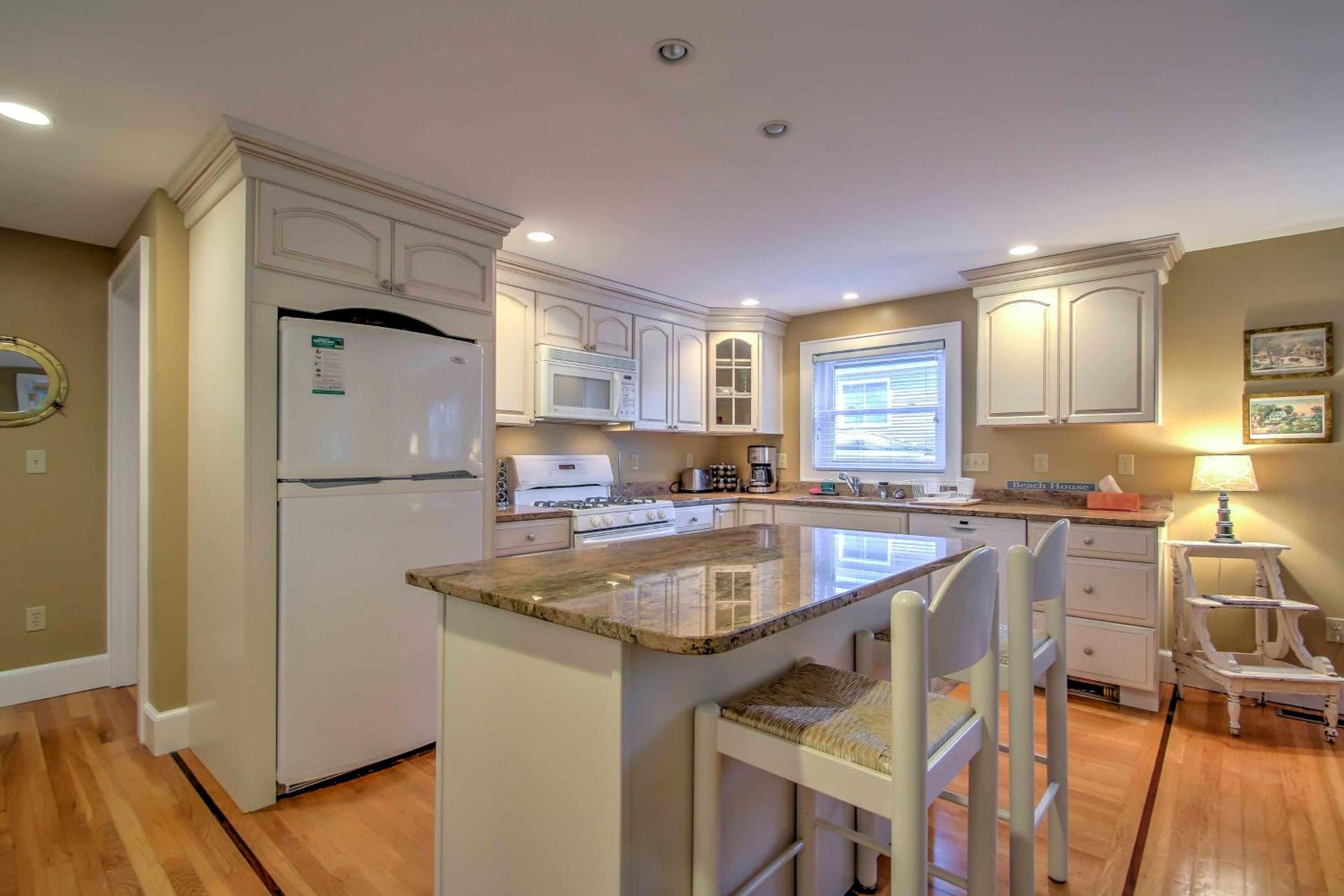 half Mi to Beach Lovely Guesthouse in Kennebunk!