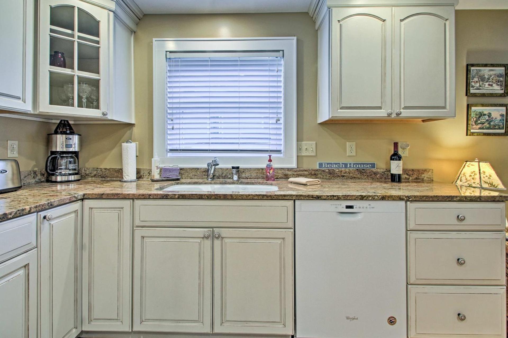 half Mi to Beach Lovely Guesthouse in Kennebunk!