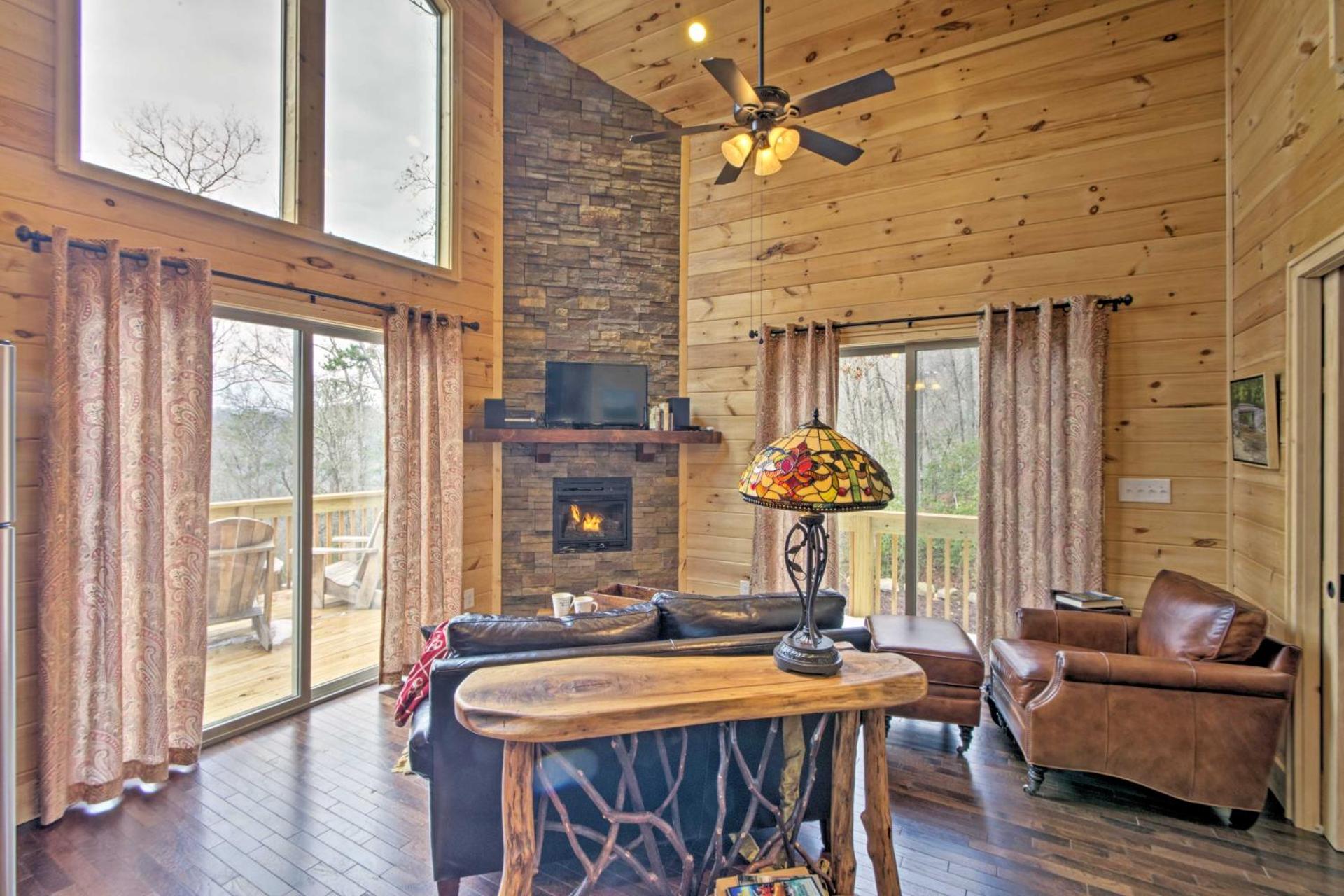 Hot Tub and Views Charming Bryson City Cabin!