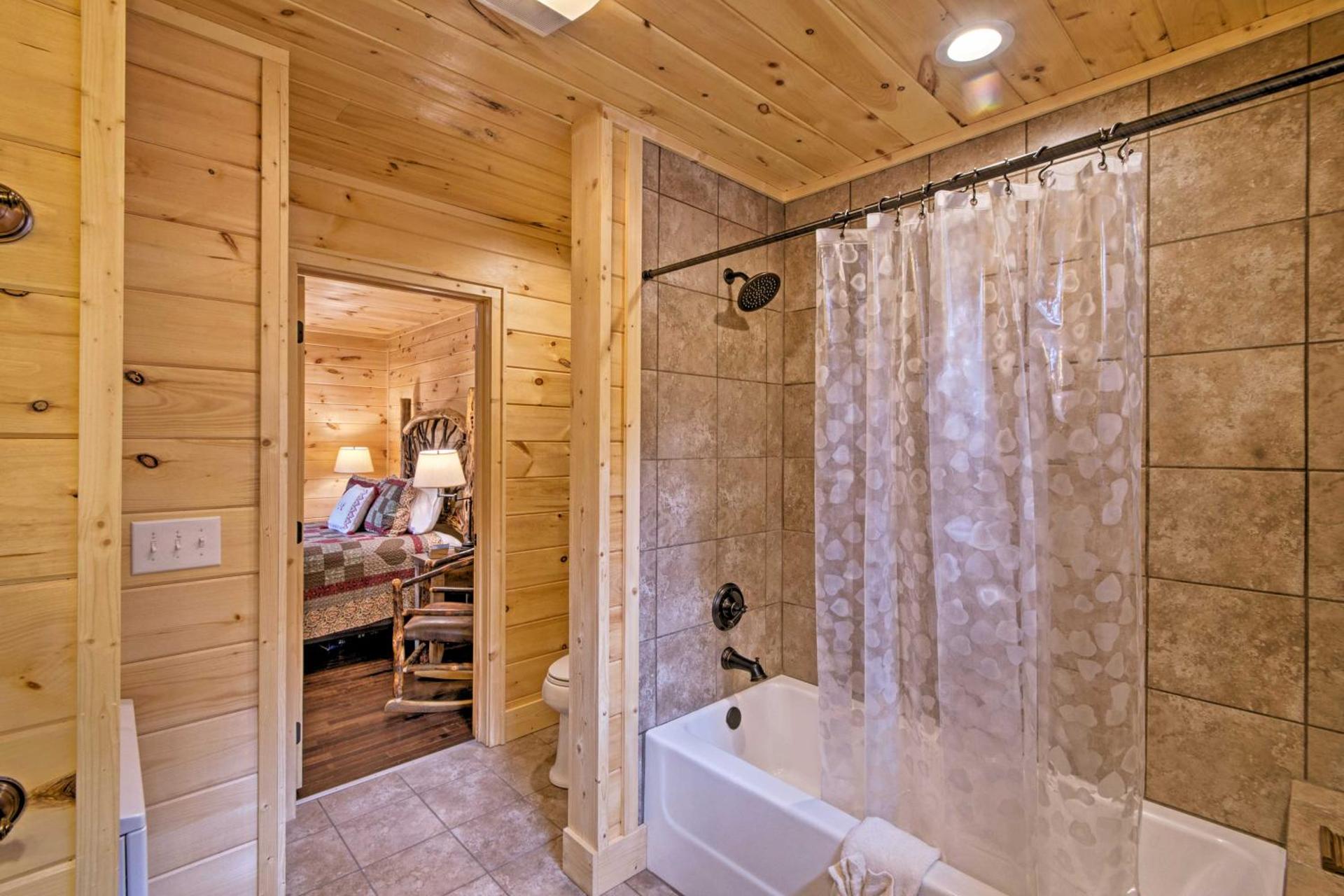 Hot Tub and Views Charming Bryson City Cabin!