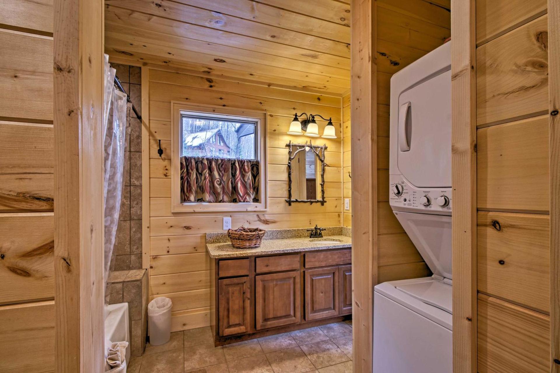 Hot Tub and Views Charming Bryson City Cabin!
