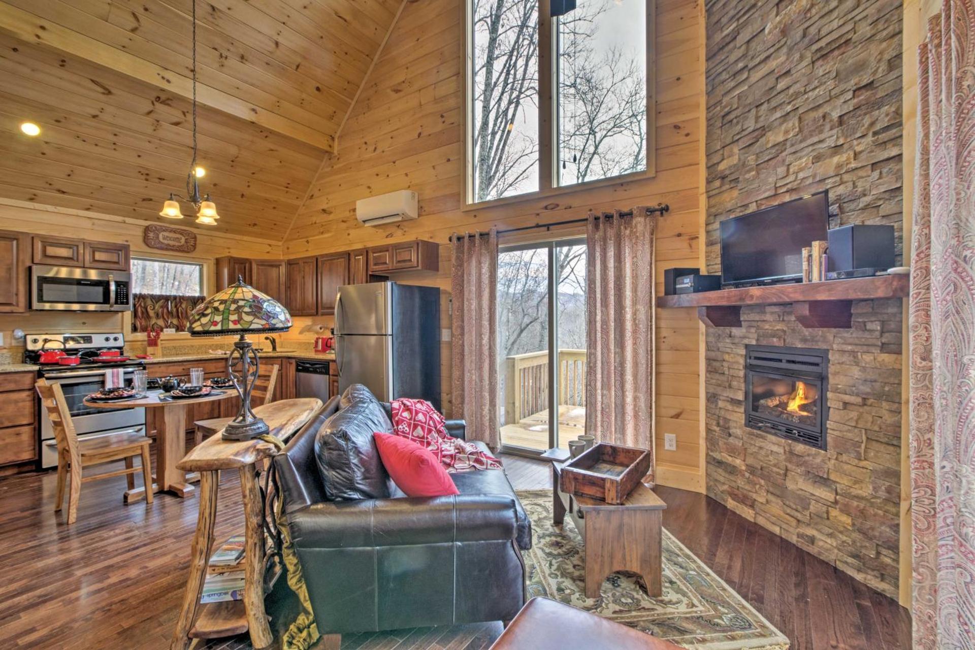 Hot Tub and Views Charming Bryson City Cabin!