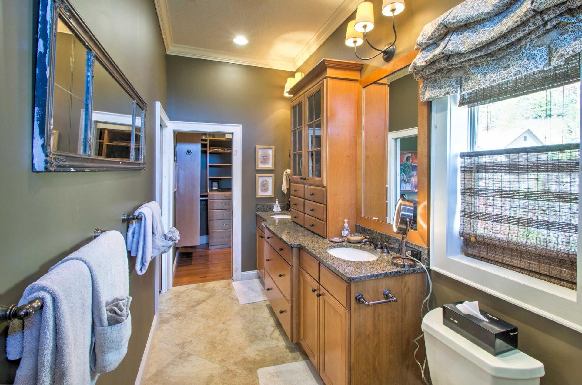 Bryson City Condo with Spectacular Views and Amenities