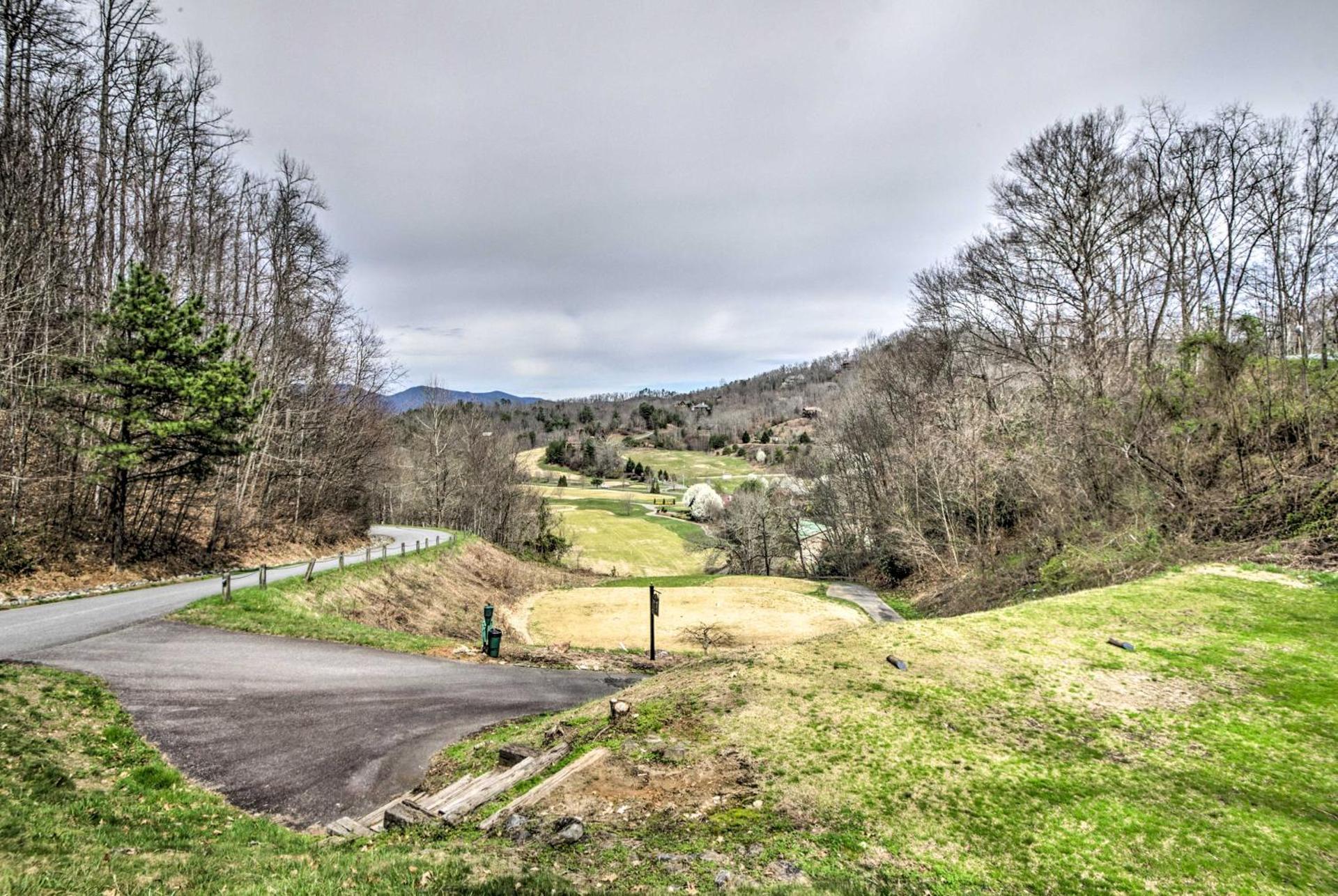 Bryson City Condo with Spectacular Views and Amenities