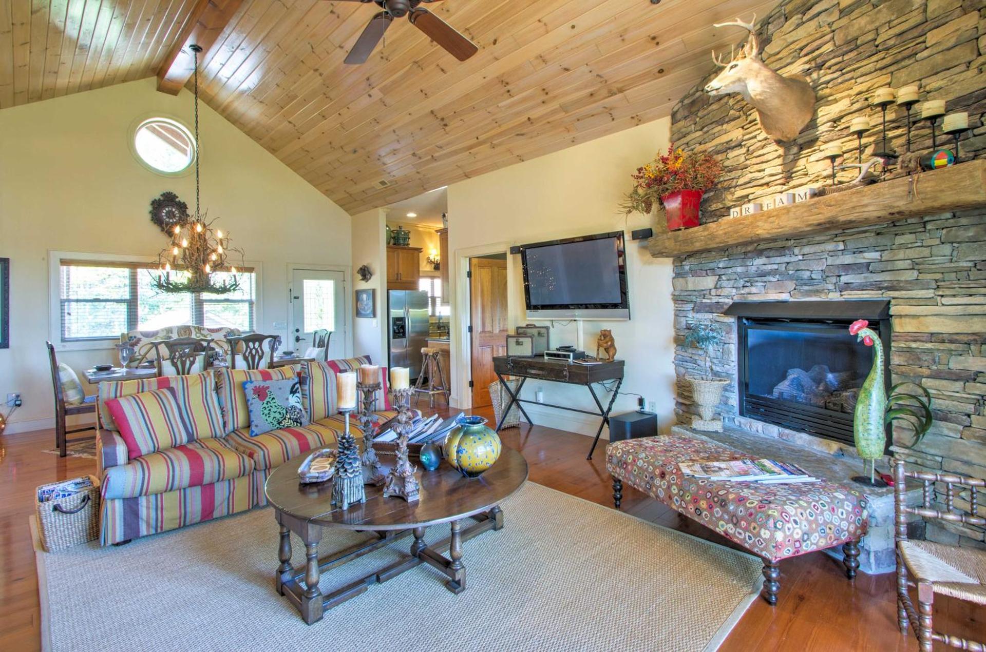 Bryson City Condo with Spectacular Views and Amenities