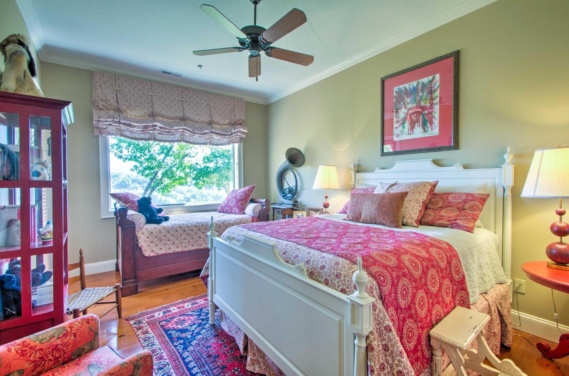 Bryson City Condo with Spectacular Views and Amenities