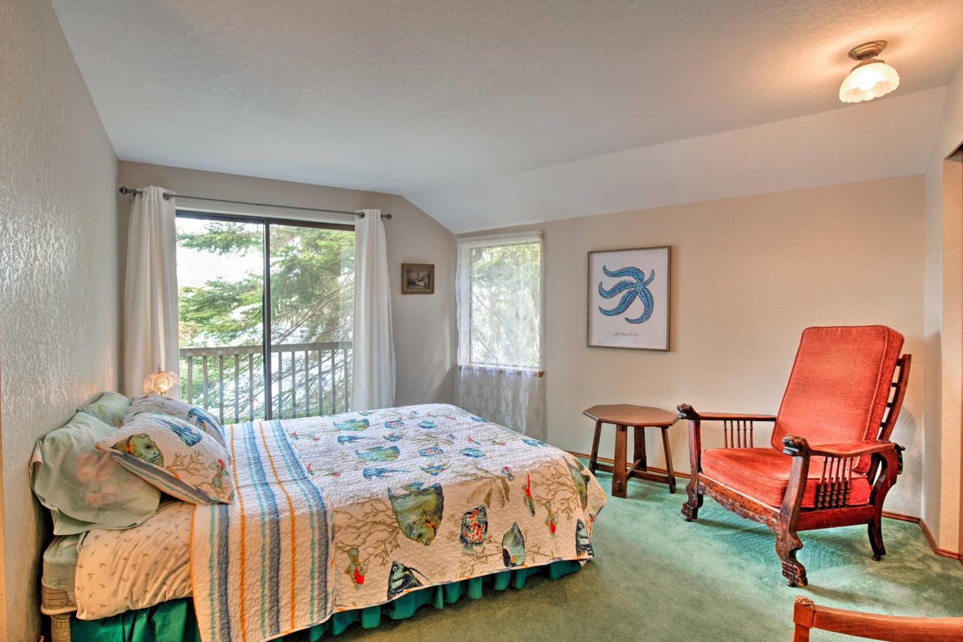 Waterfront Bainbridge Island Home Stunning Views!