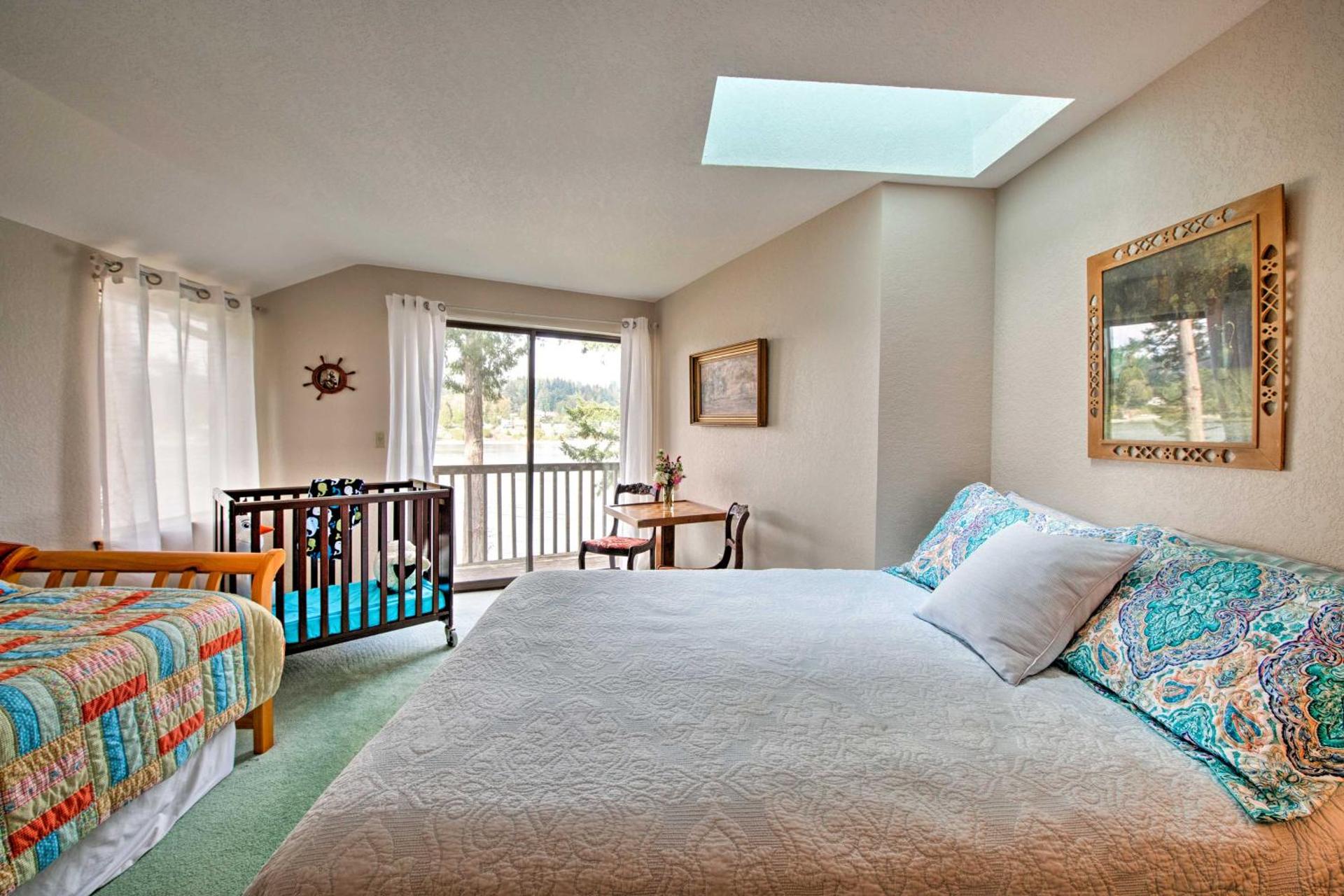 Waterfront Bainbridge Island Home Stunning Views!