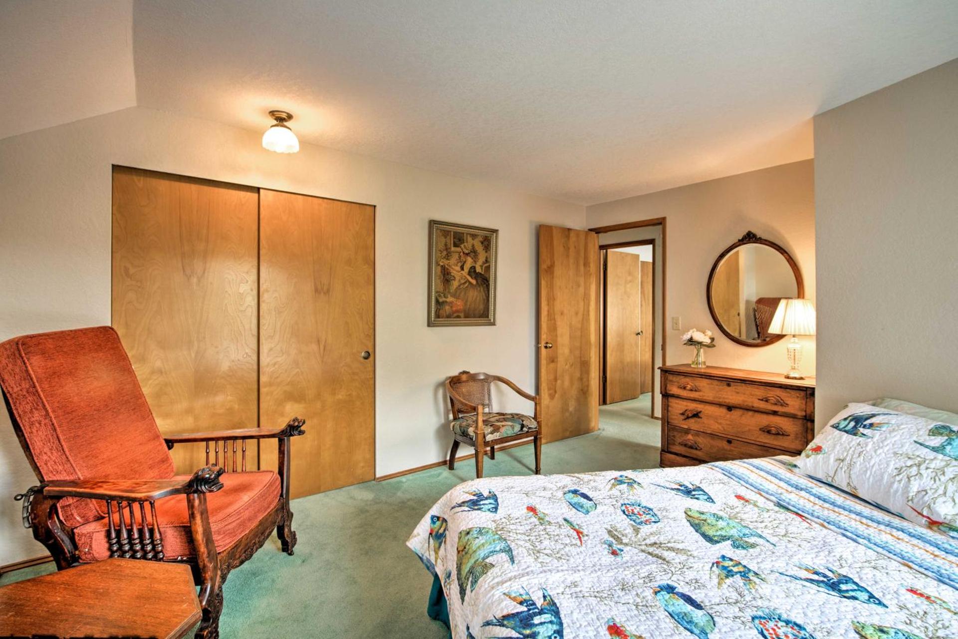 Waterfront Bainbridge Island Home Stunning Views!