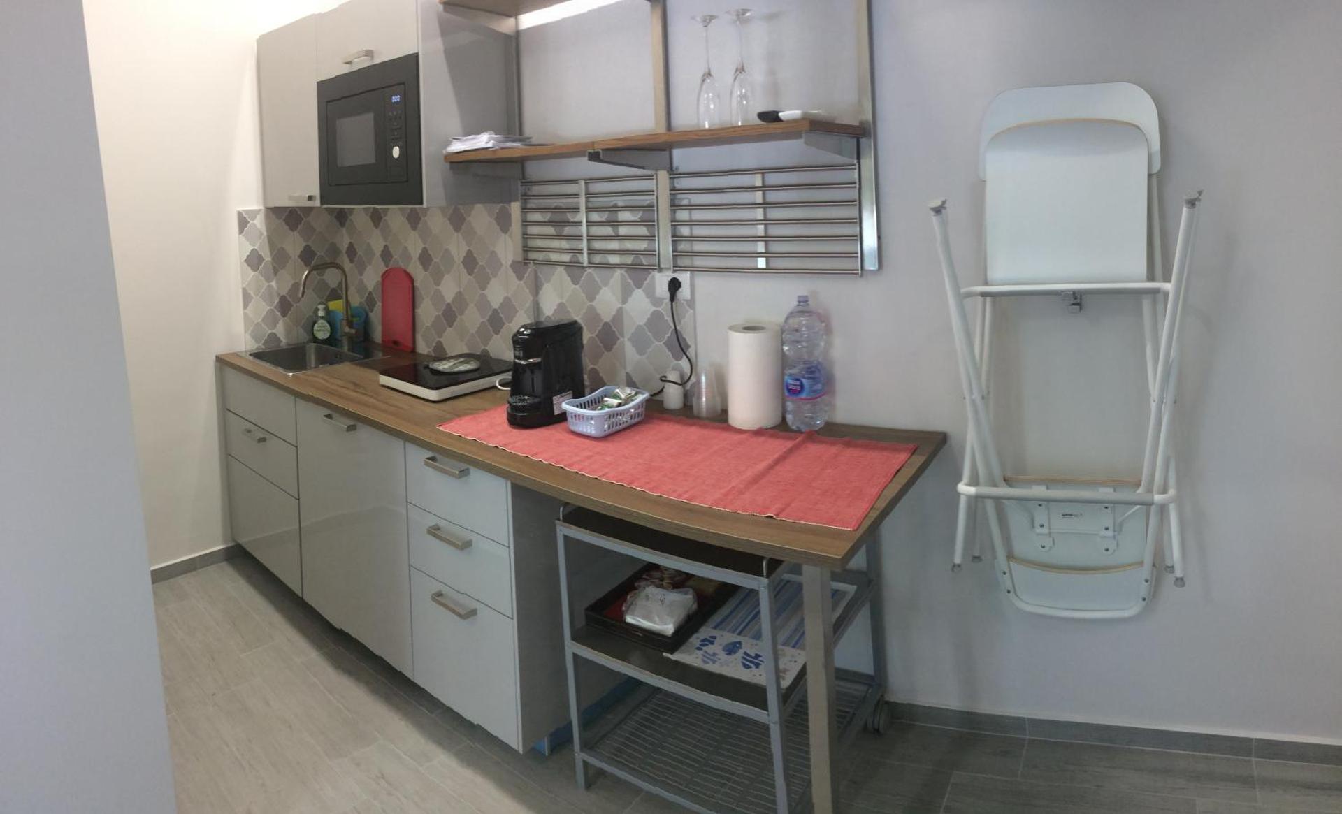 Kitchen or kitchenette