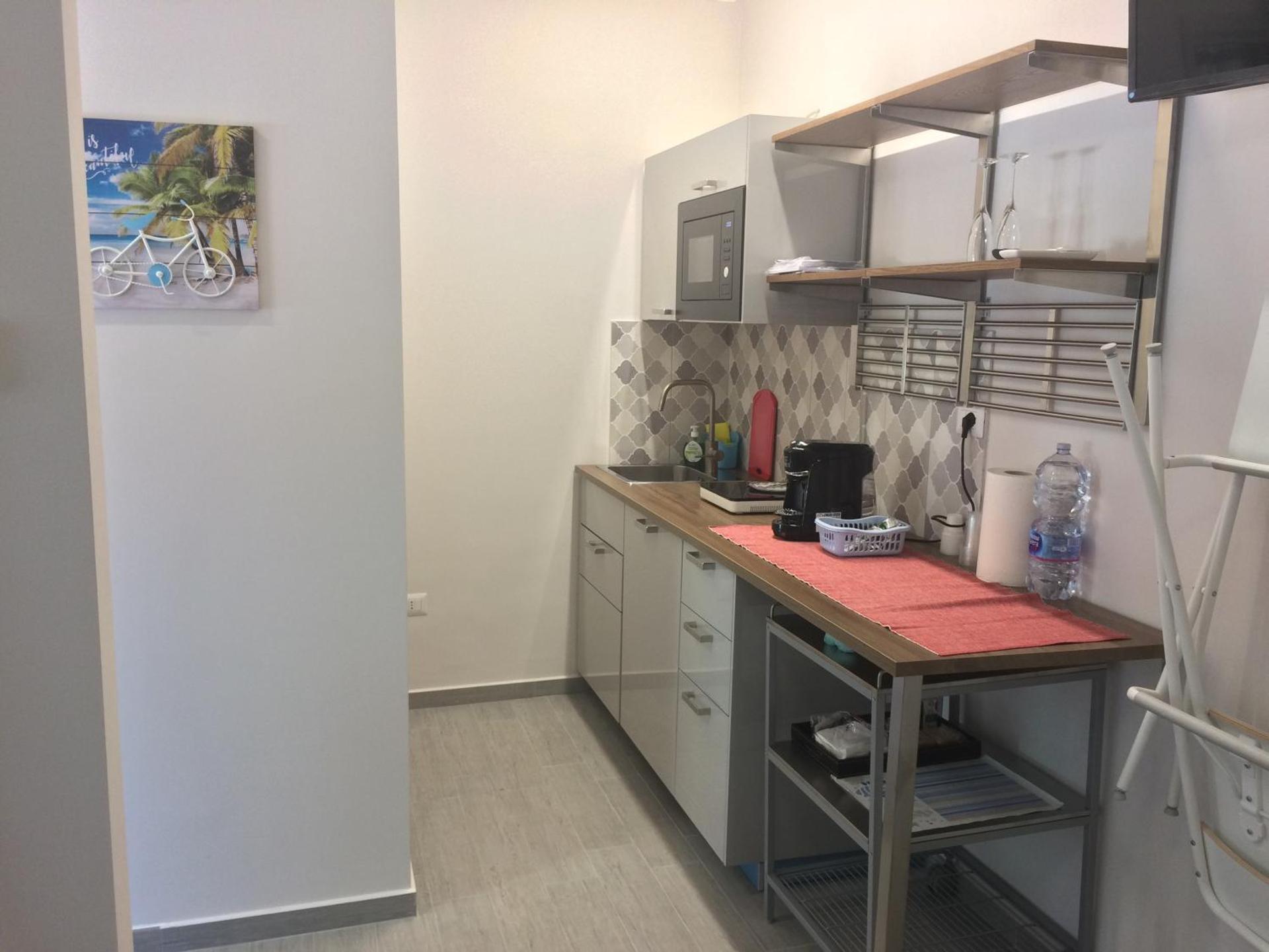 Kitchen or kitchenette