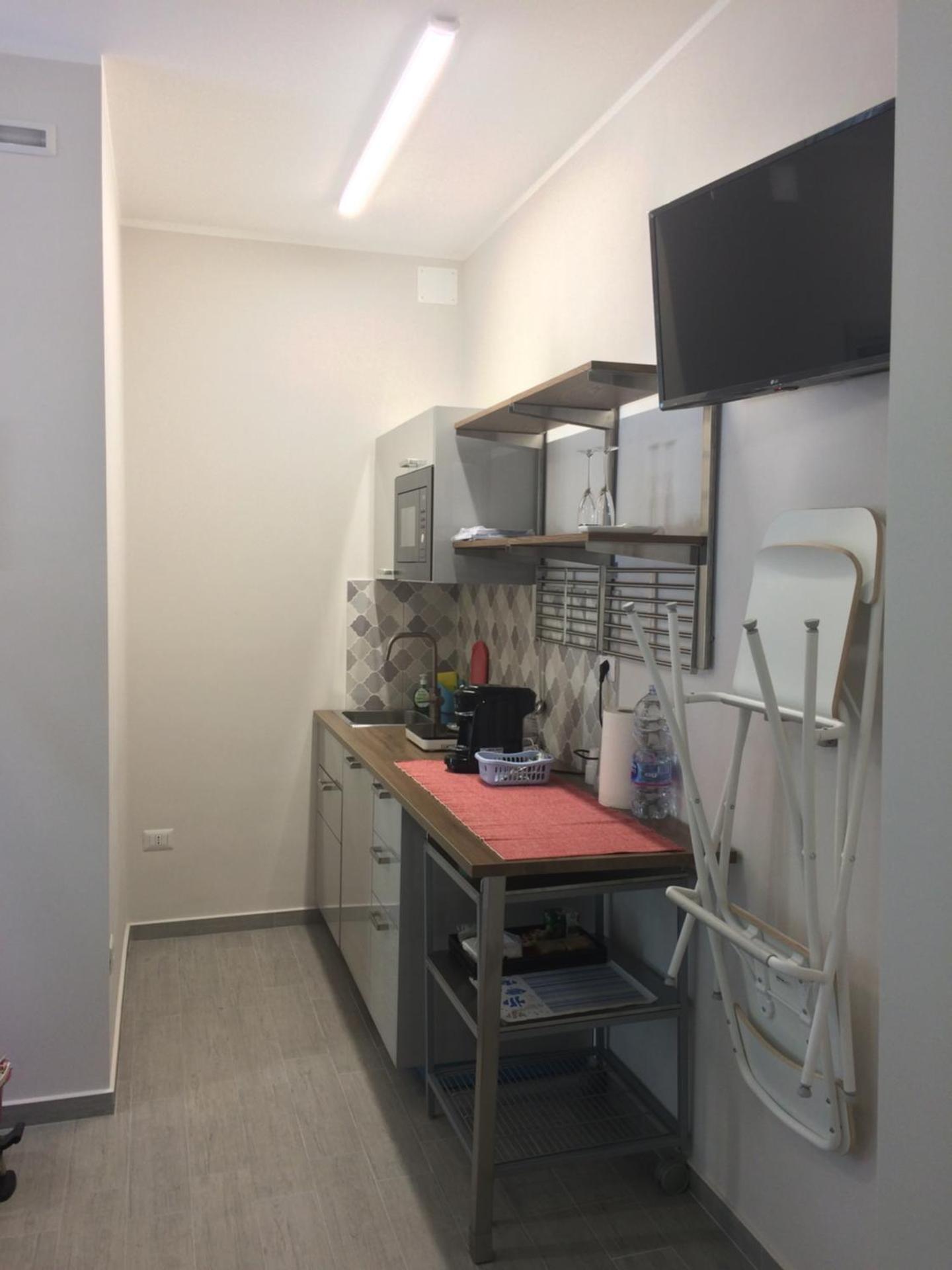 Kitchen or kitchenette