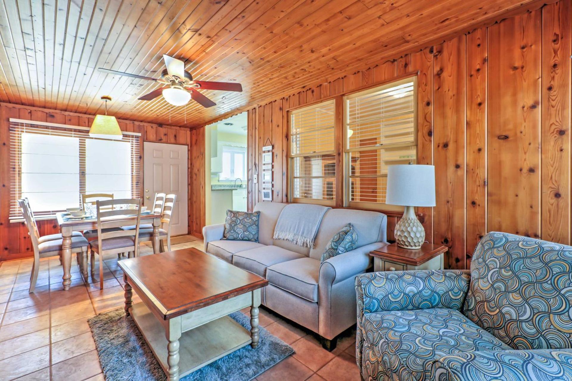 Williams Bay Retreat Walk to Lake Geneva and Town!