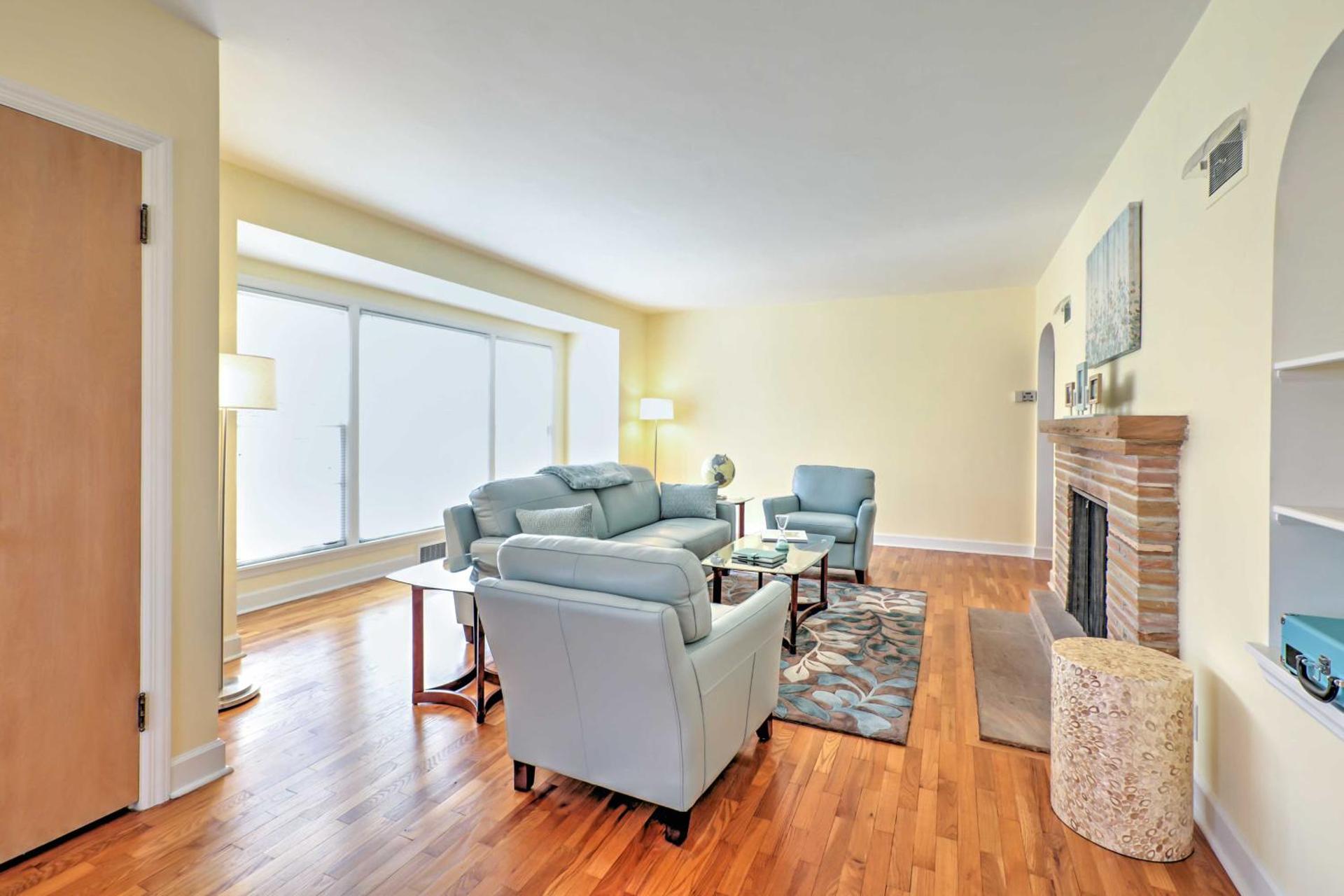 Williams Bay Retreat Walk to Lake Geneva and Town!