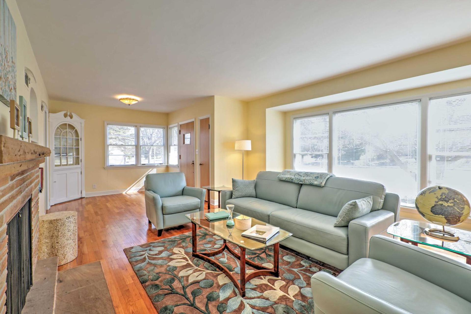 Williams Bay Retreat Walk to Lake Geneva and Town!