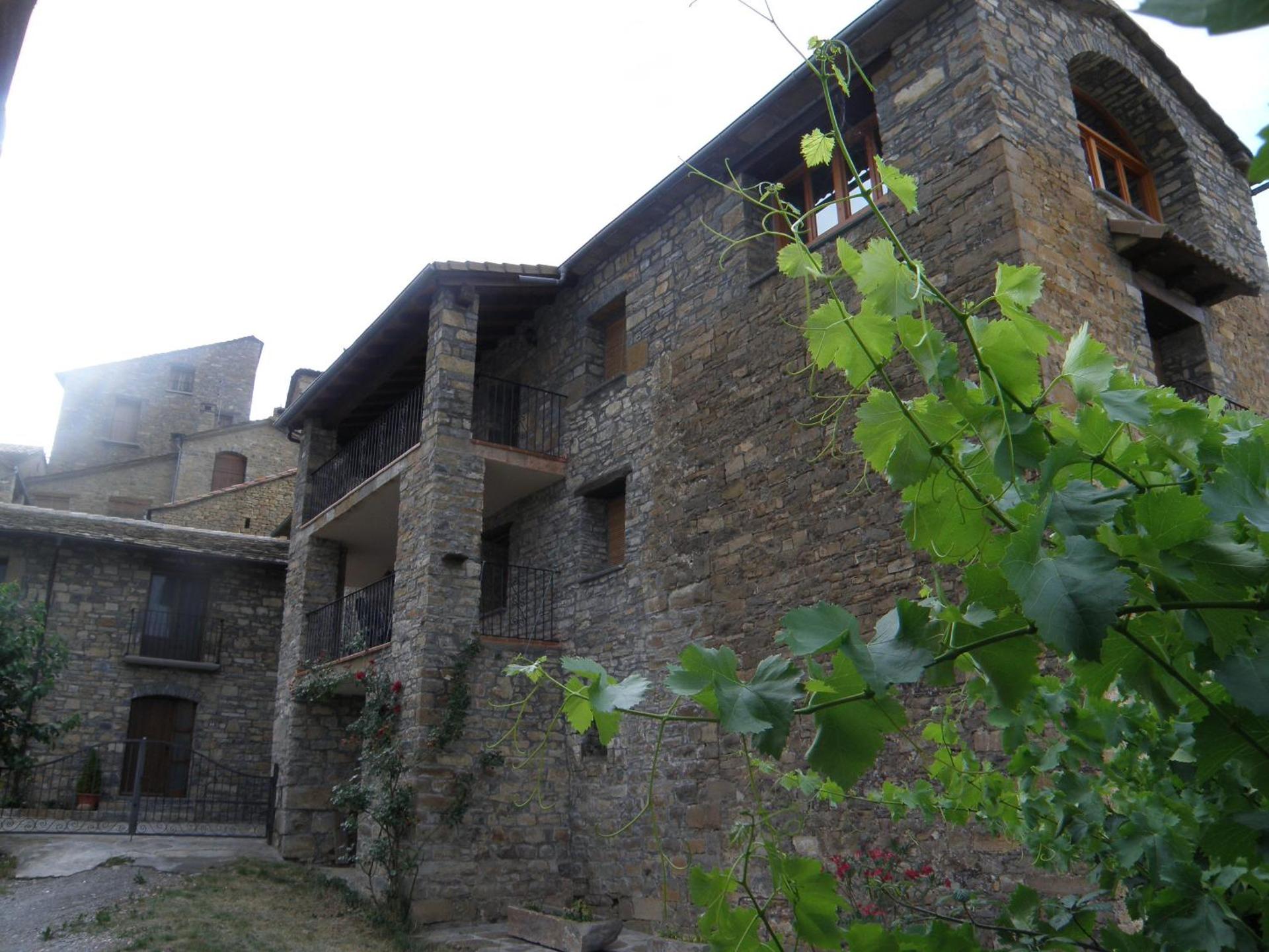 Two-Bedroom Apartment (4 Adults)