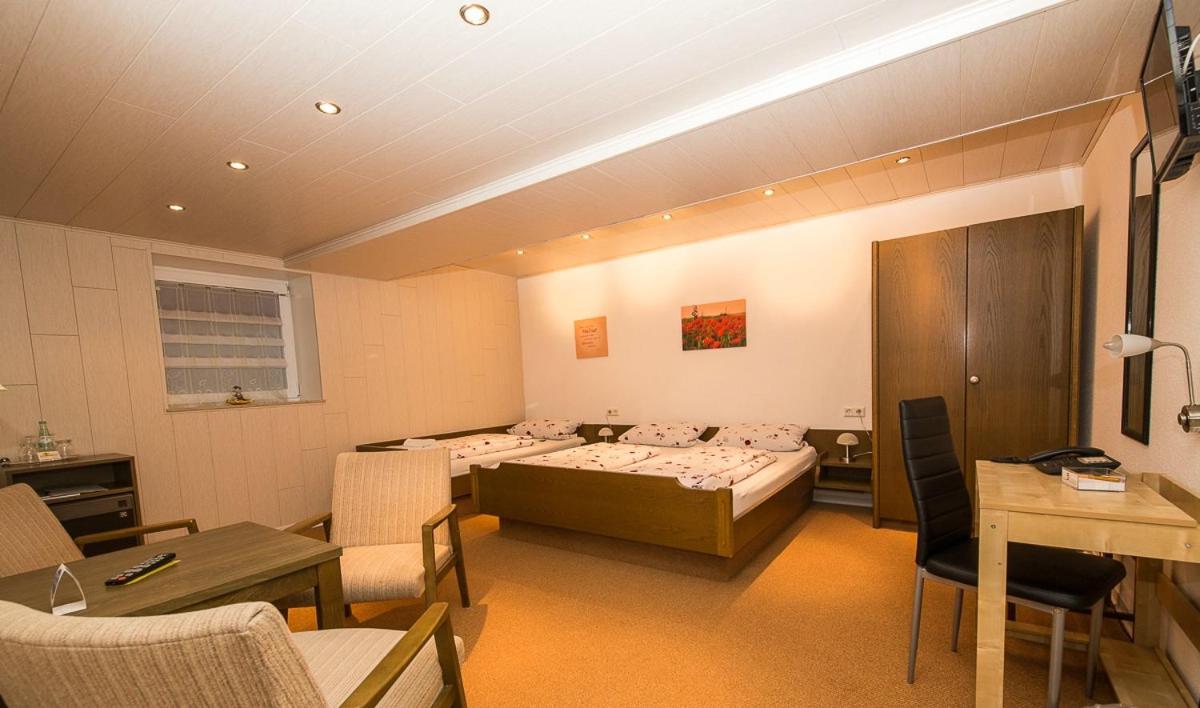 Villa Bruderfels, Garni