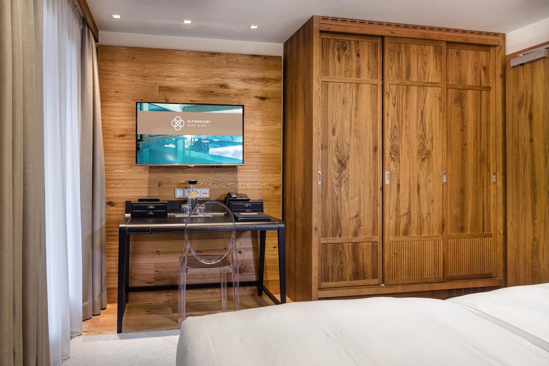 Photo of the whole room