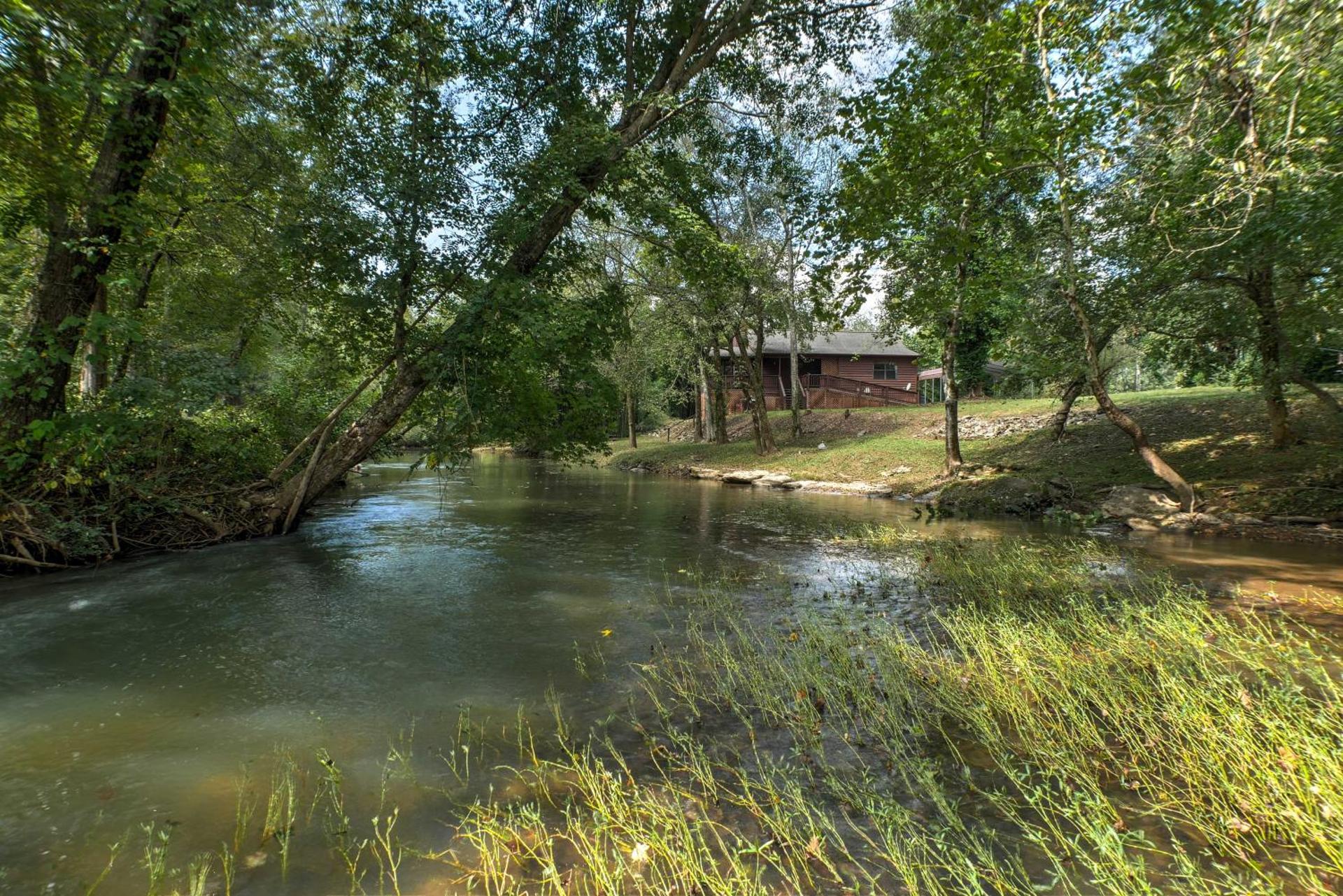 Creekfront Cabin Near Chattanooga with Hot Tub!