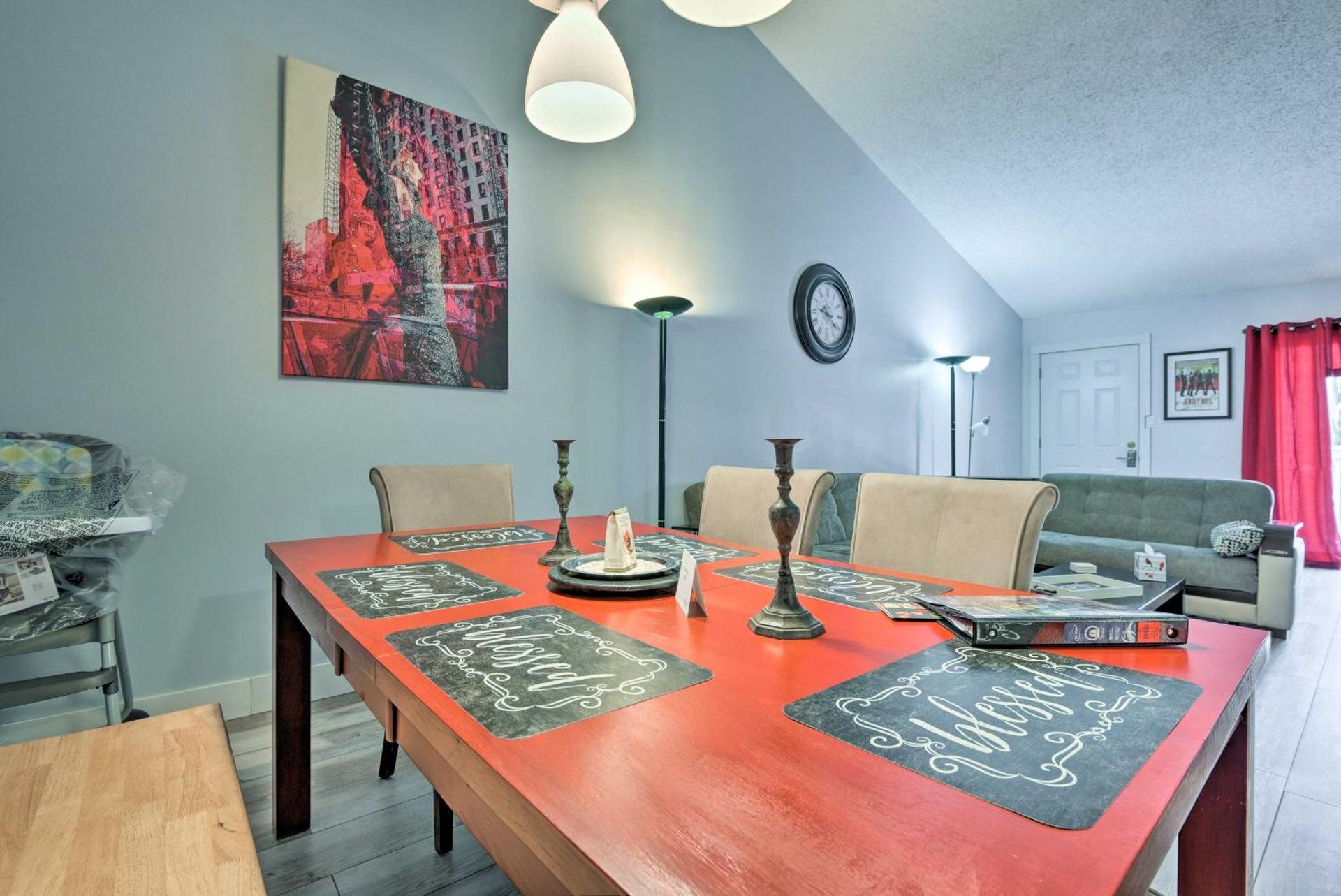 Near Mt Airy Casino Mount Pocono Condo with Balcony