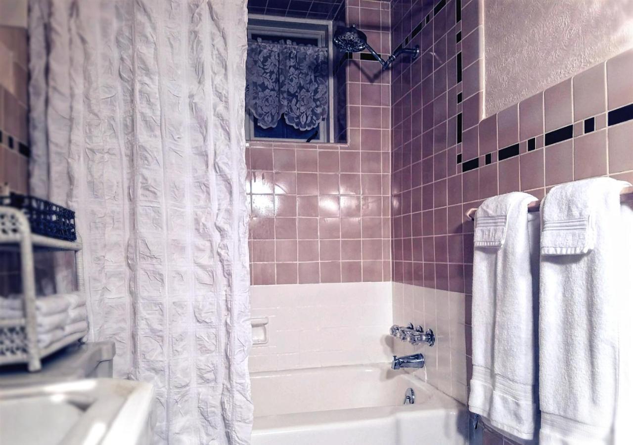 CHARMING EXECUTIVE VICTORIAN MANSION w/ FREE PARKING - near Bucknell