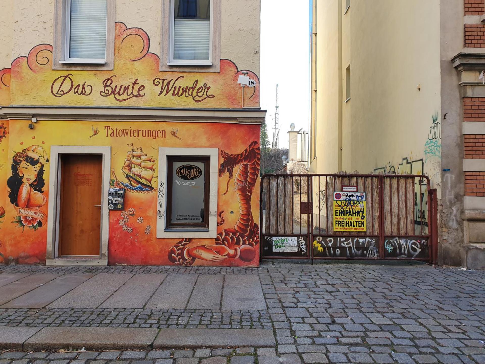 Ferienwohnung oder Studio Dresden-Neustadt inkl Parkplatz mit Balkon oder Terrasse