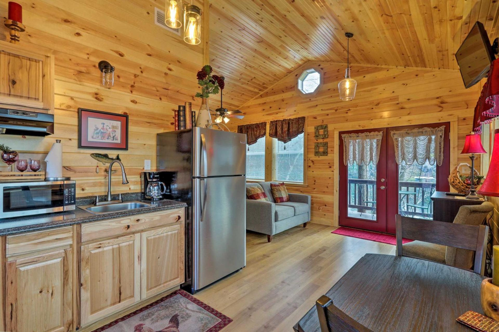 Cozy Heber Springs Cabin with Deck and Dock!