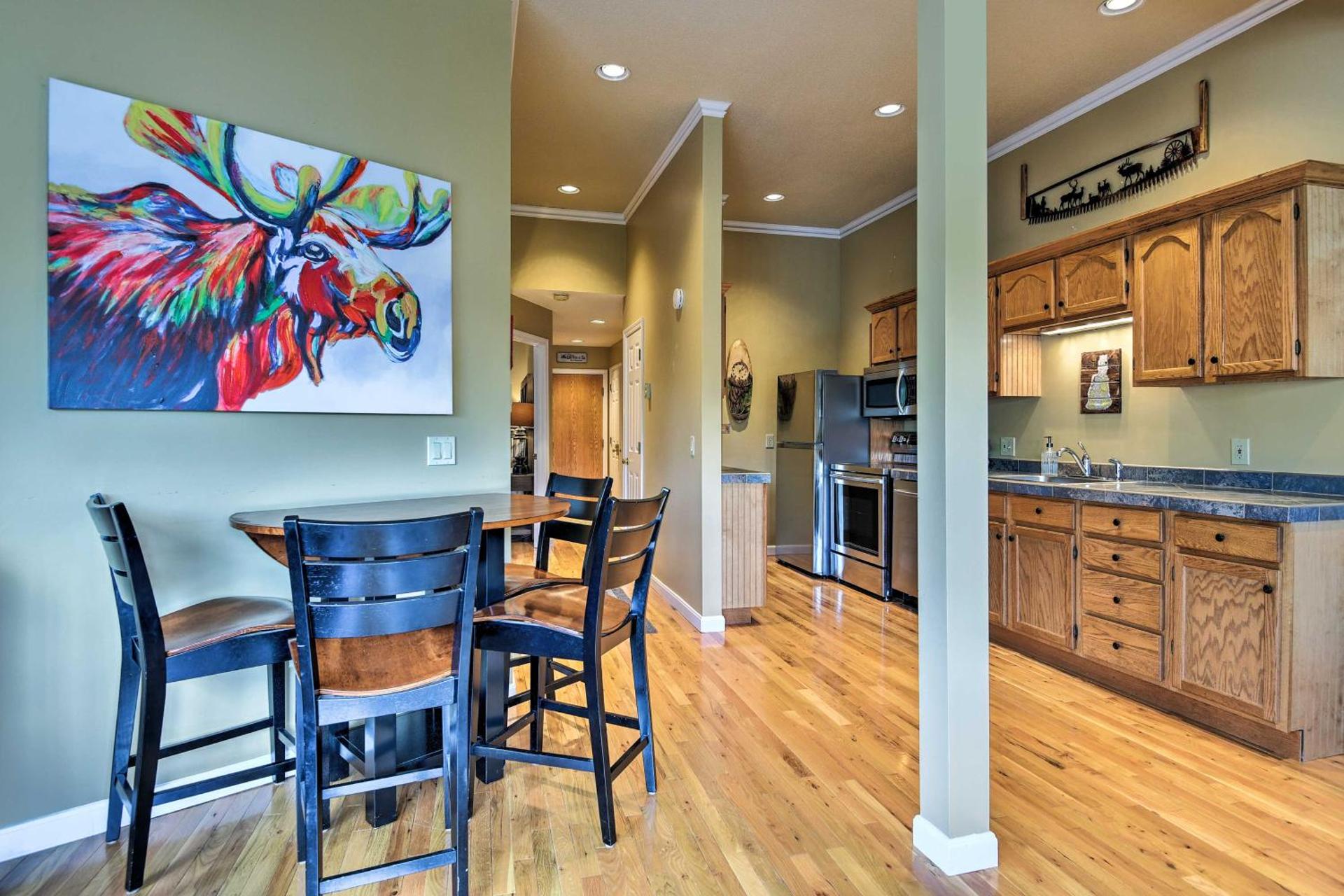 Lincoln Family Condo 2 Mi to Loon Mountain Resort