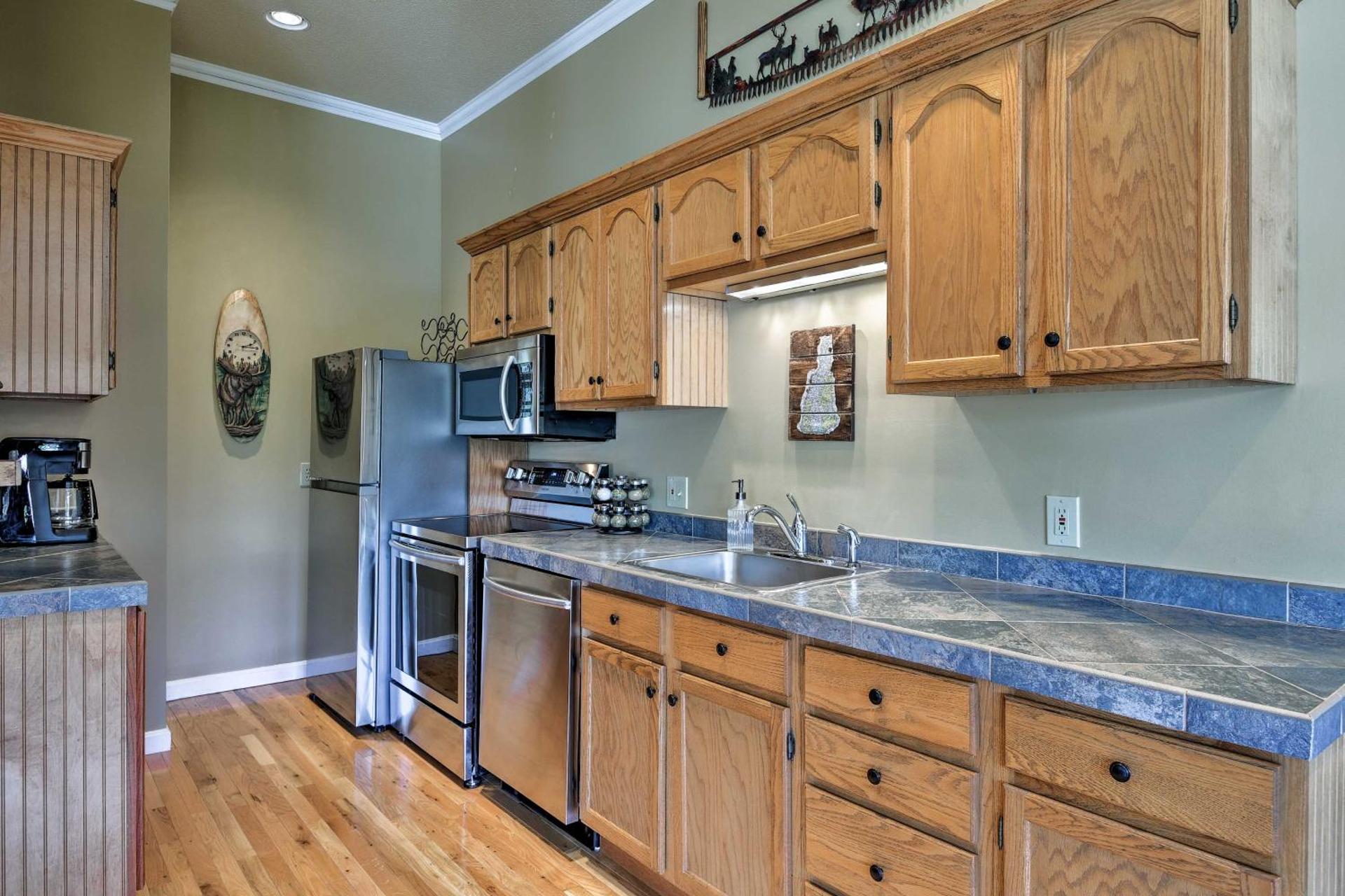 Lincoln Family Condo 2 Mi to Loon Mountain Resort