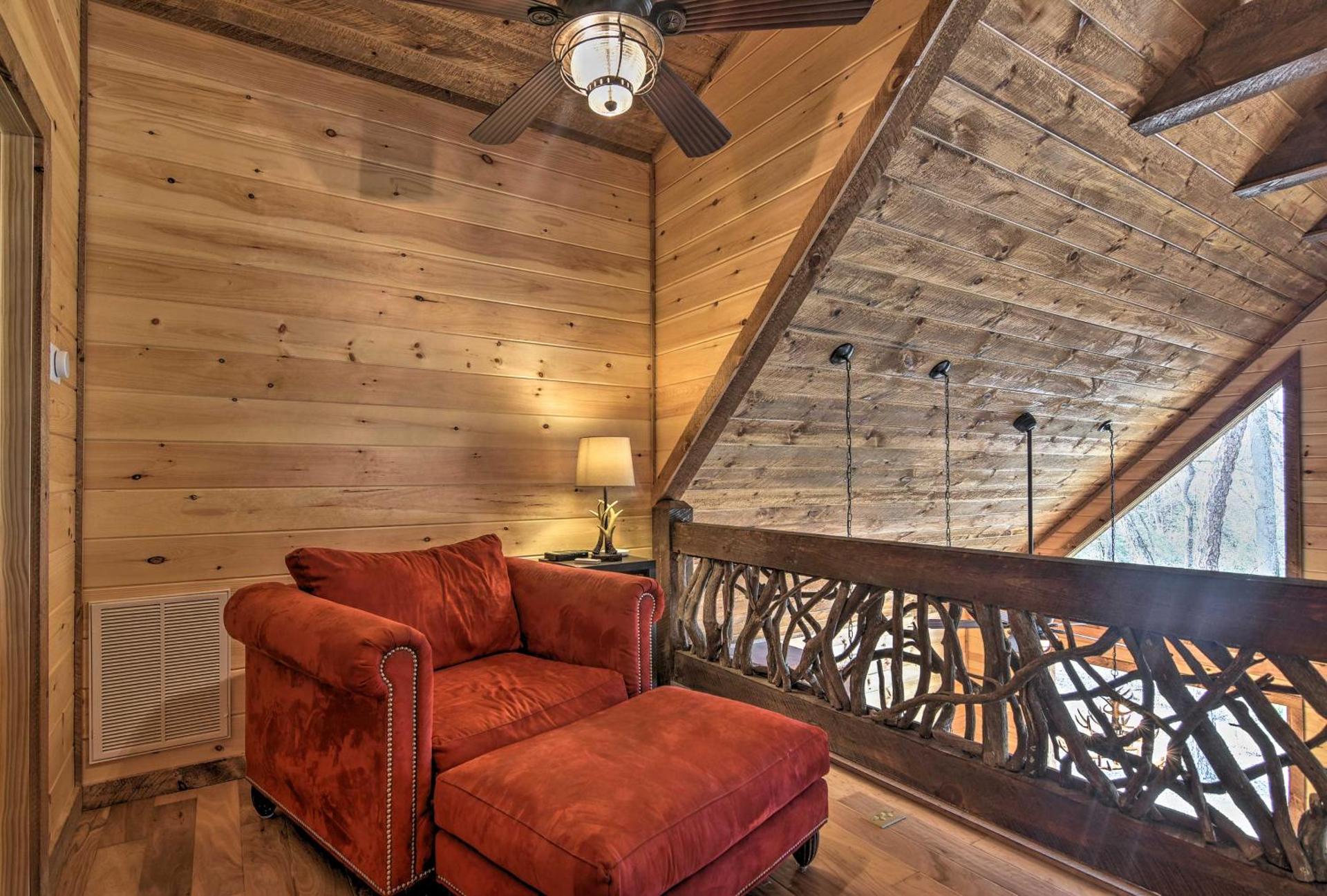 8 Mi to Dtwn Murphy! Cabin with Nottely River Views