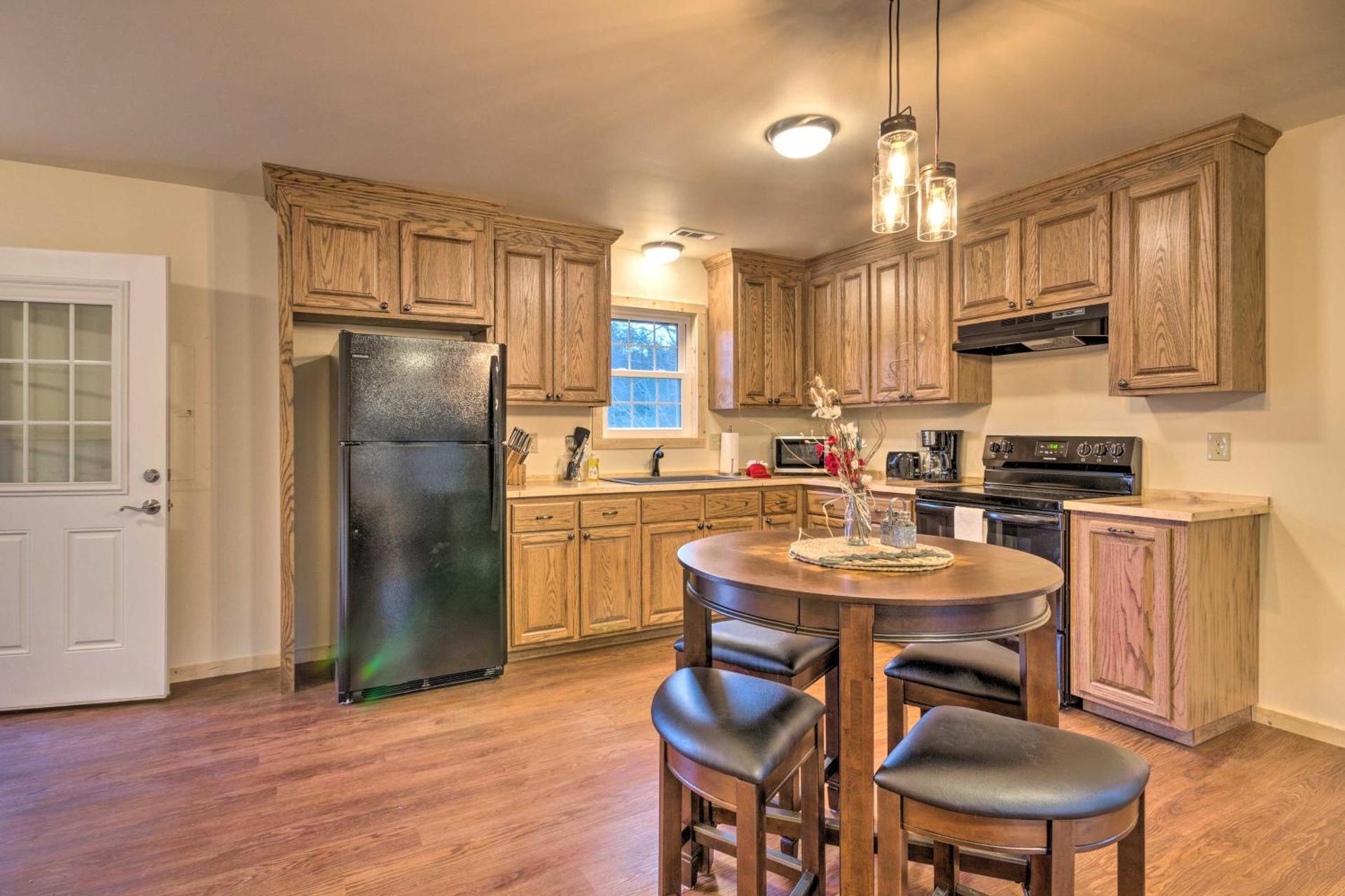 Private Hot Tub Tuckasegee River Couples Escape