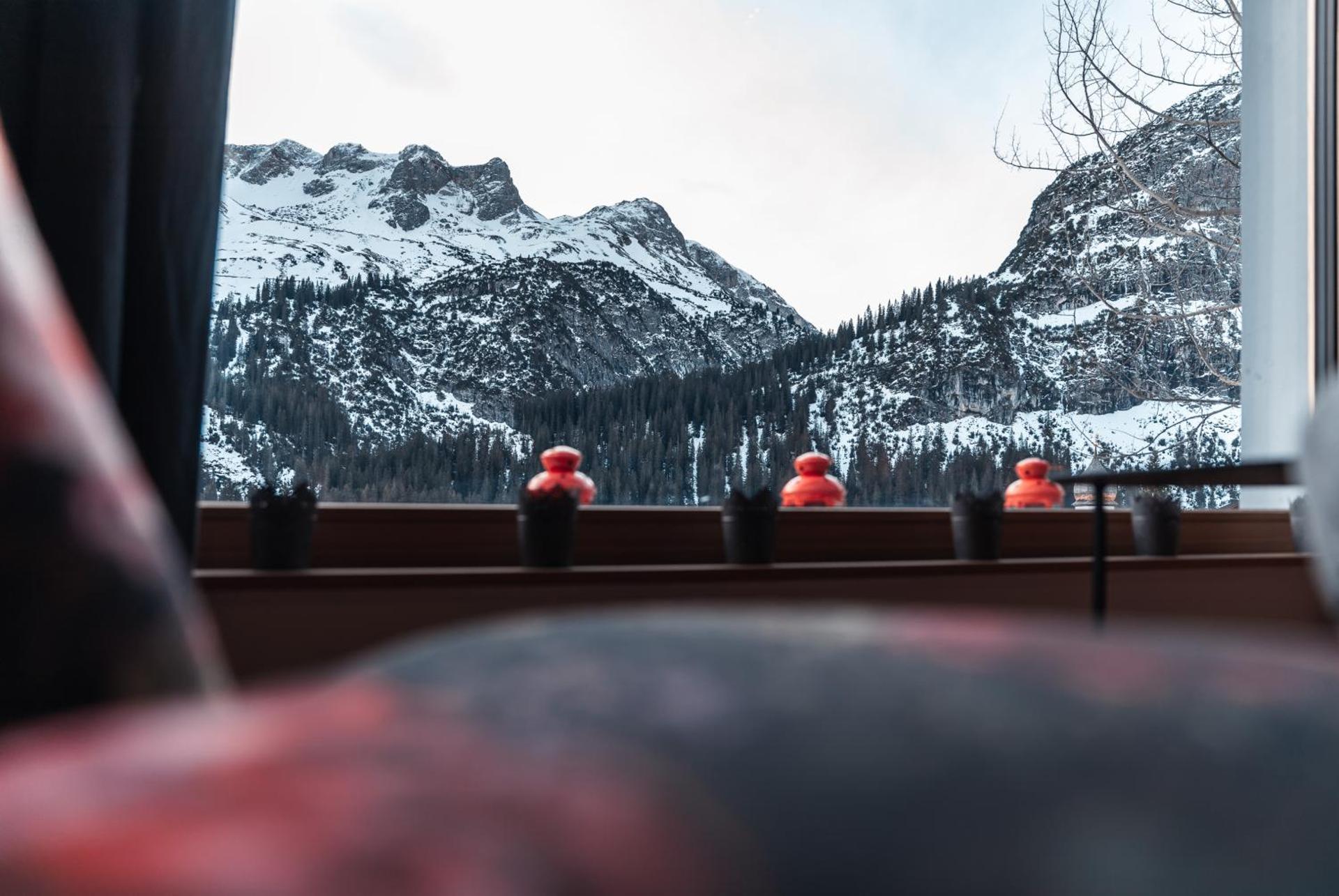 Burgi's - Adults only