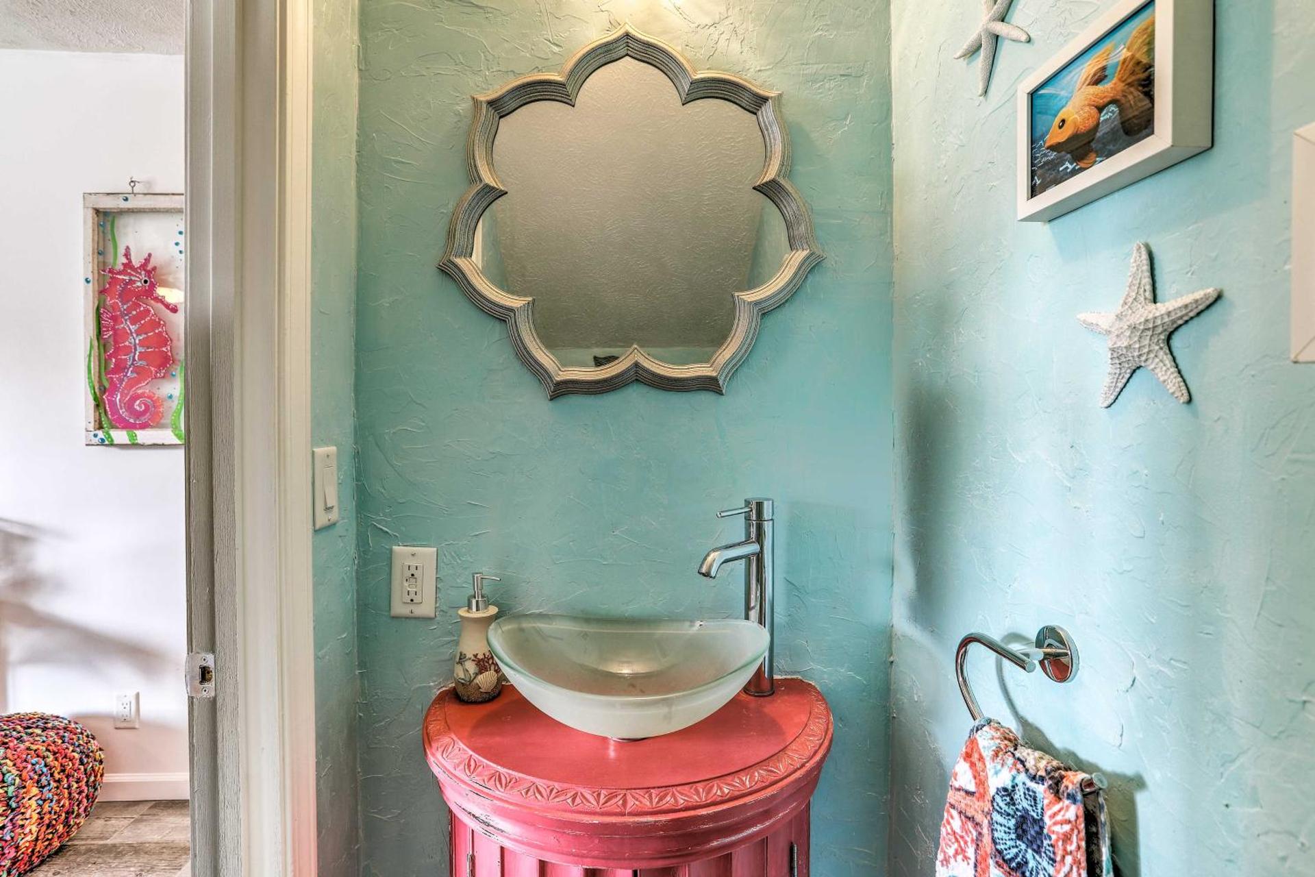 Walk to Ocean North Myrtle Beach Townhome!