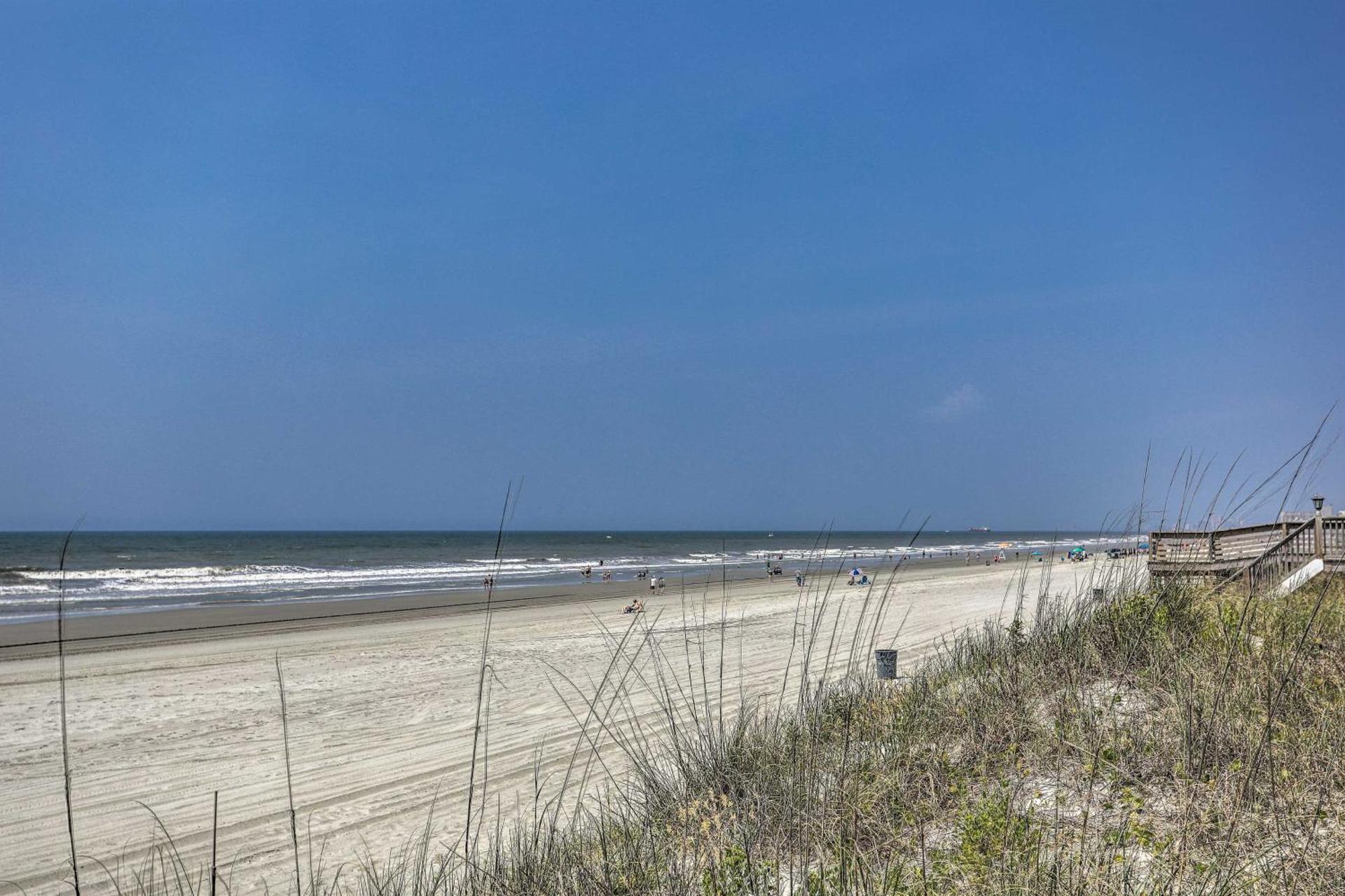 Walk to Ocean North Myrtle Beach Townhome!