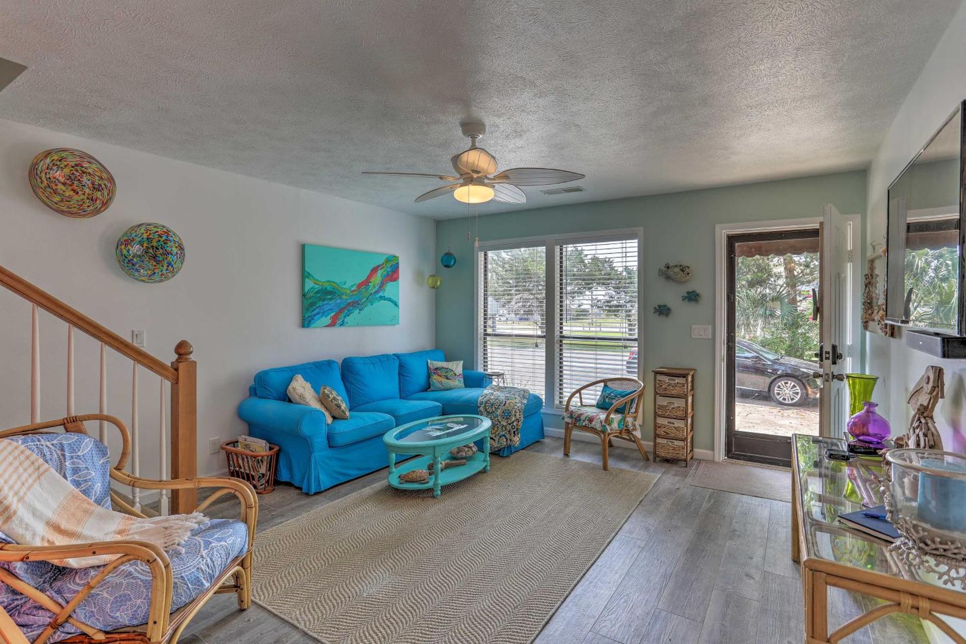 Walk to Ocean North Myrtle Beach Townhome!