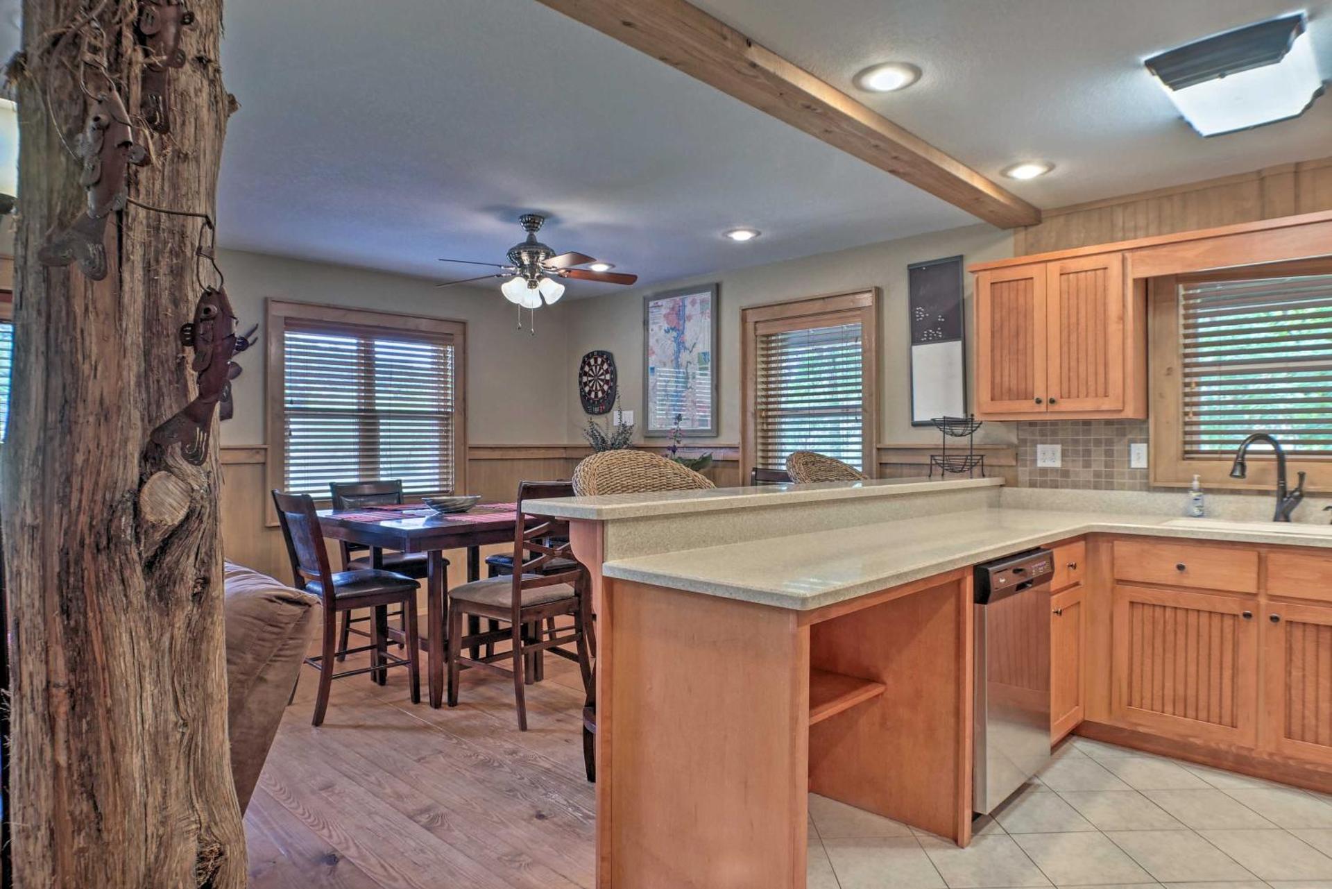 Guntersville Cabin with Fire Pit and Covered Porch