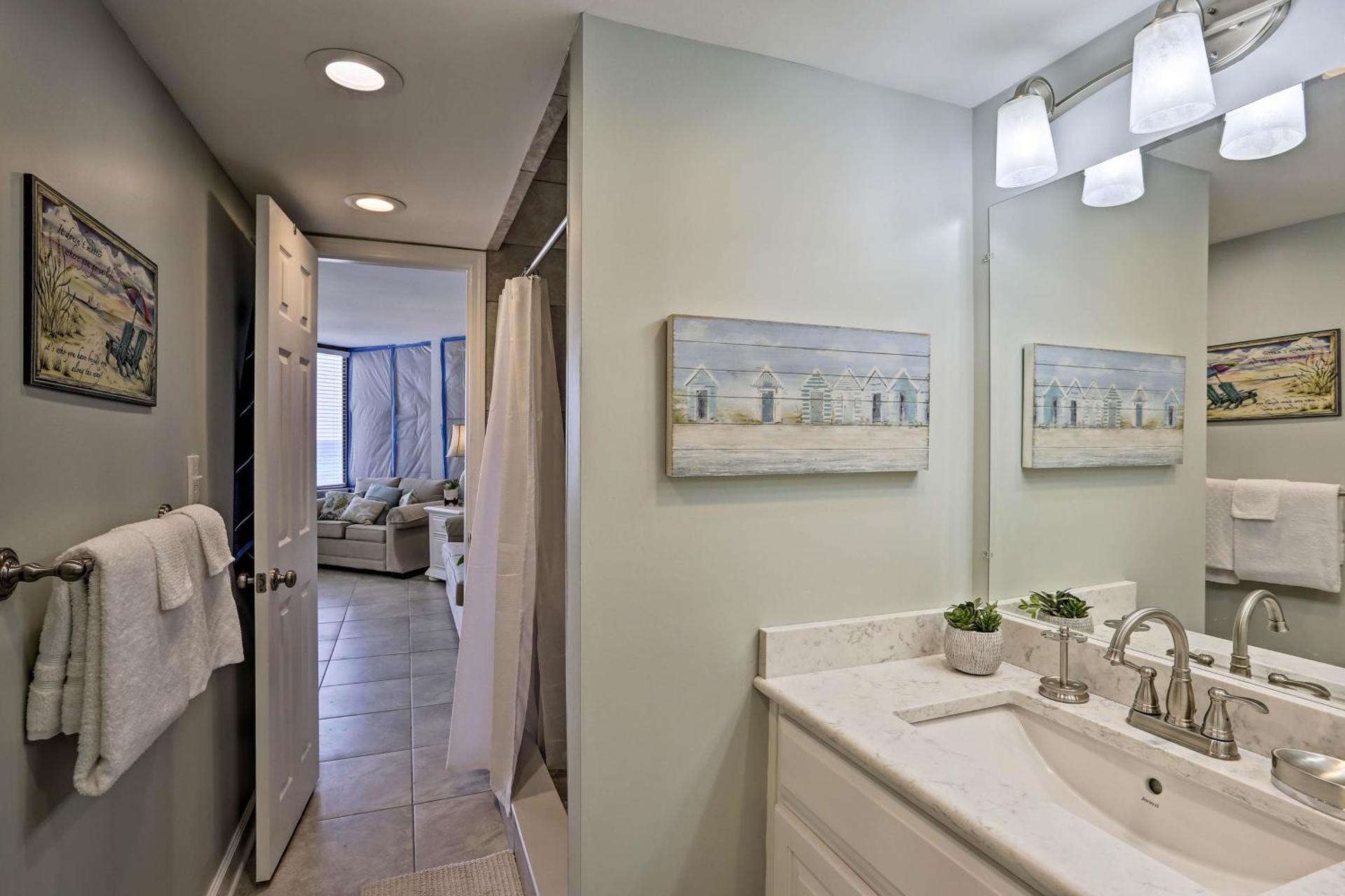 Bright PCB Condo with Gulf Views and Beach Access!