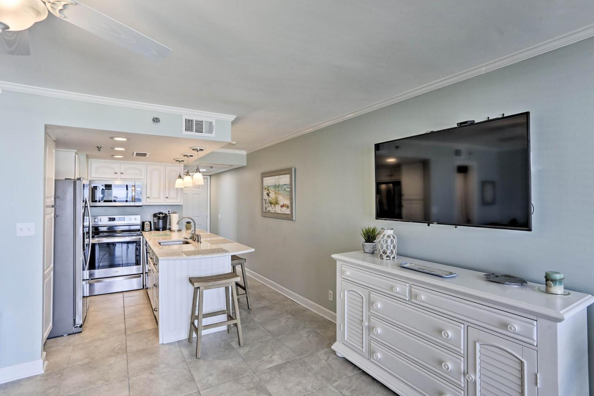 Bright PCB Condo with Gulf Views and Beach Access!