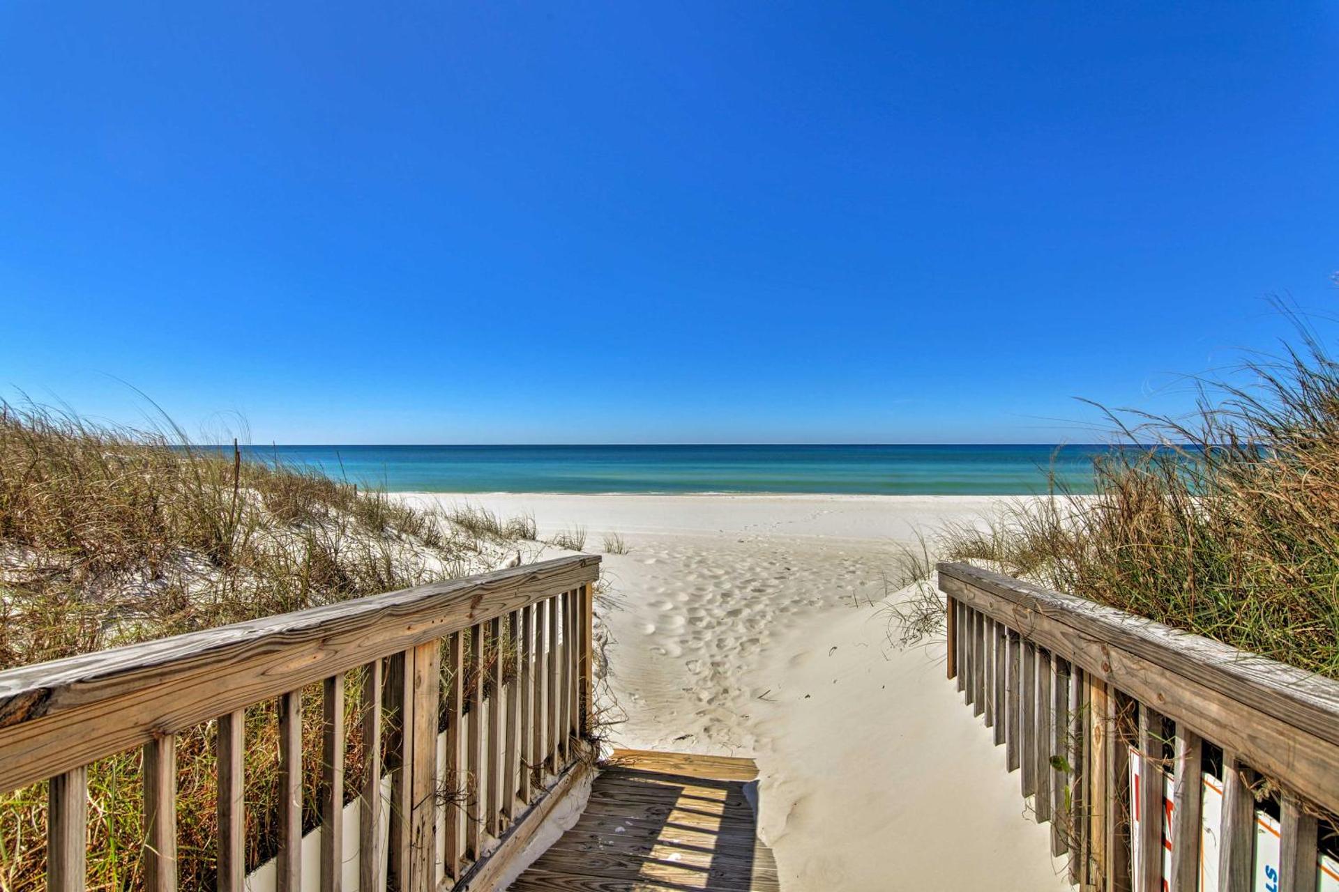 Bright PCB Condo with Gulf Views and Beach Access!
