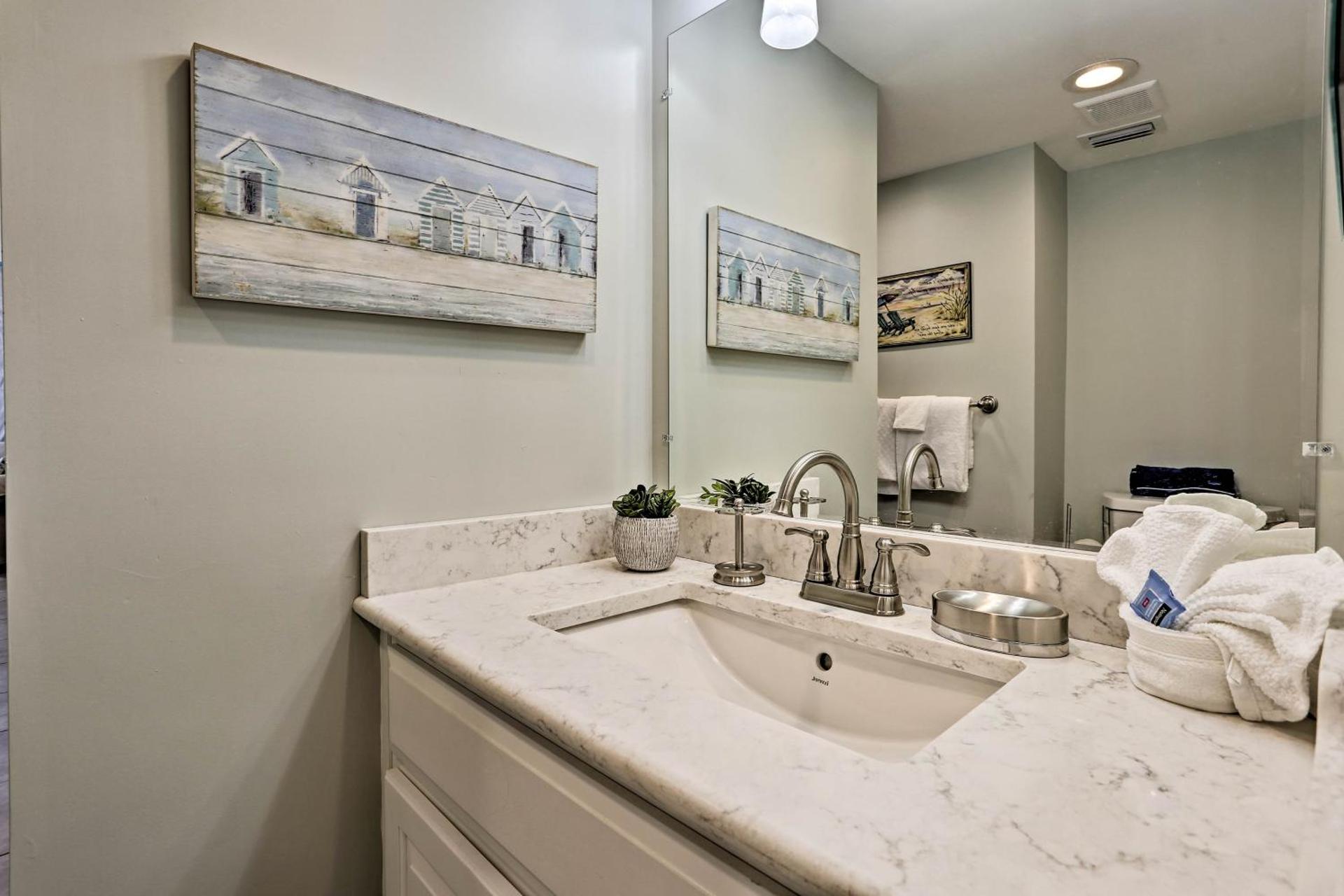 Bright PCB Condo with Gulf Views and Beach Access!