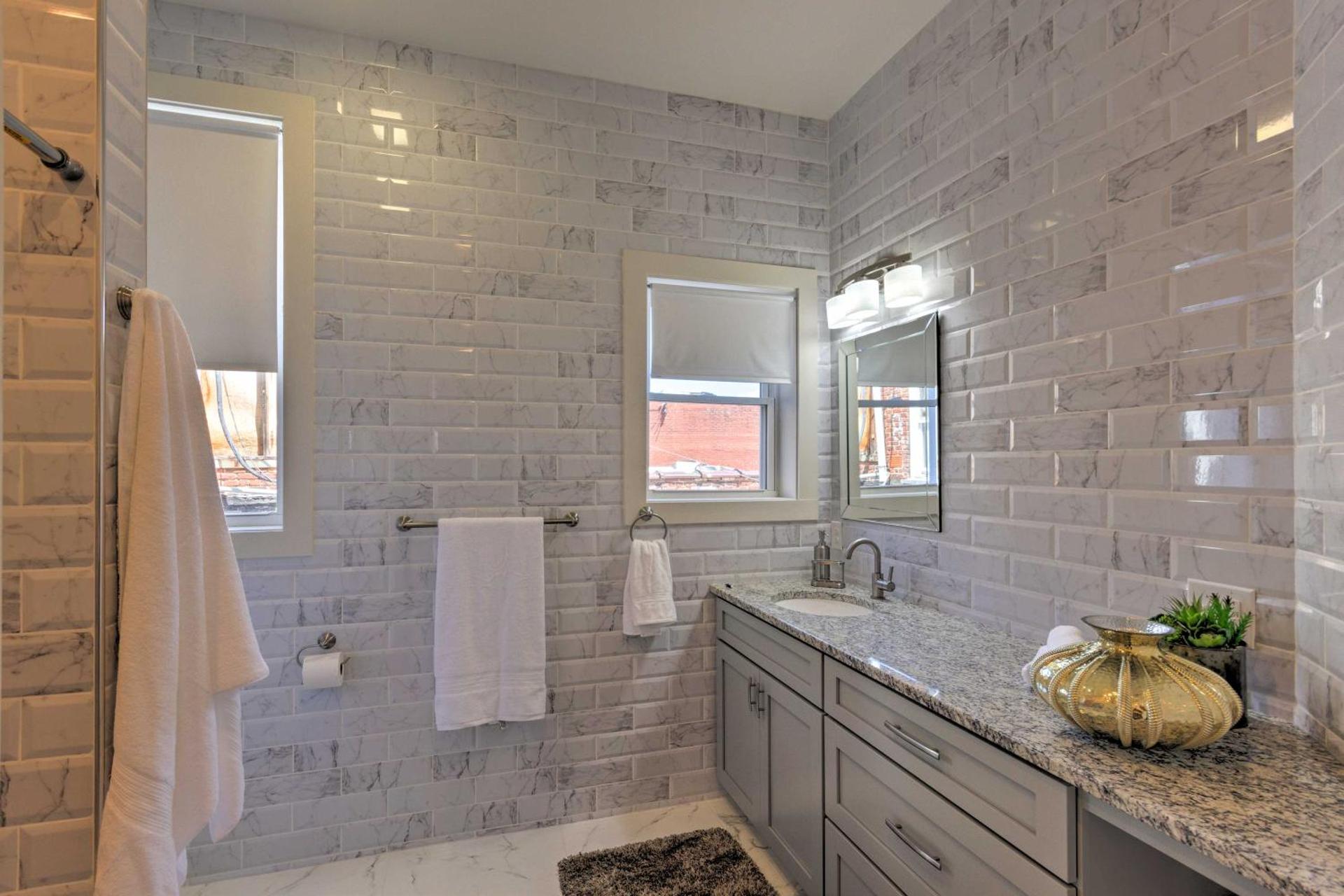 Modern Main St Apt in Downtown Waynesville!