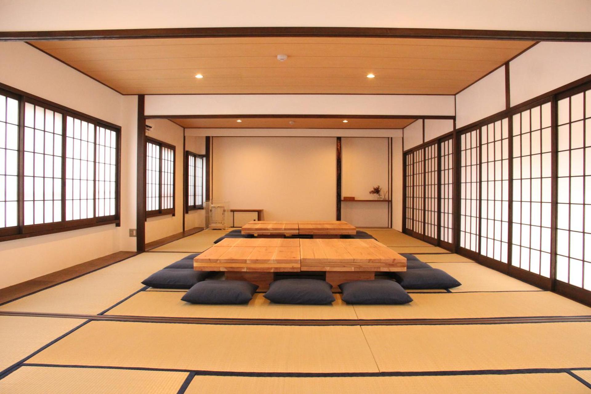 Communal lounge/ TV room