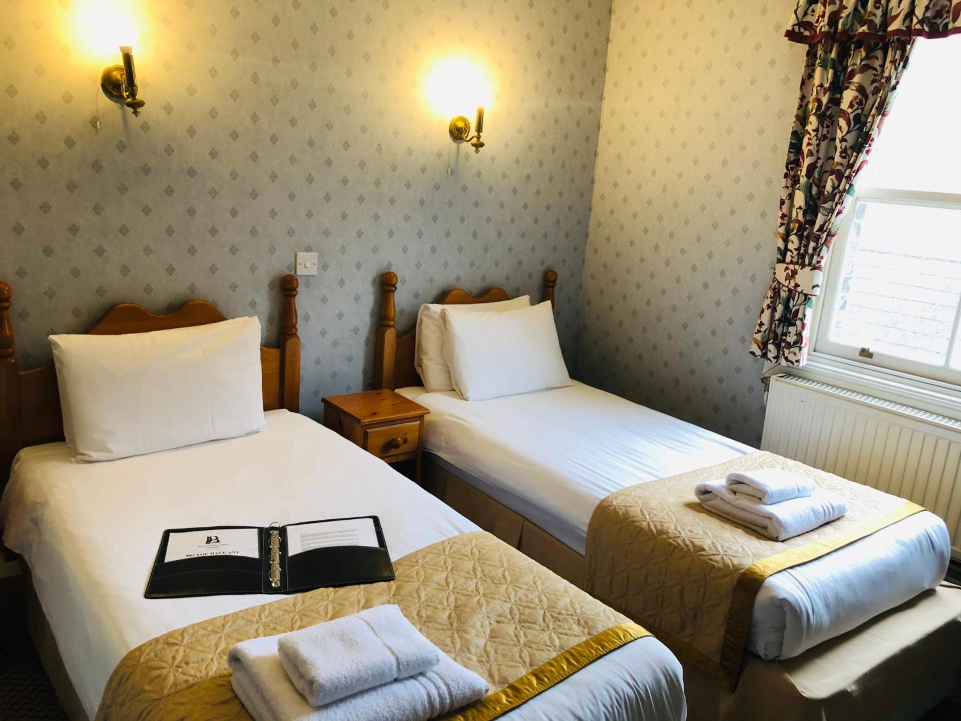 Brook Red Lion Hotel