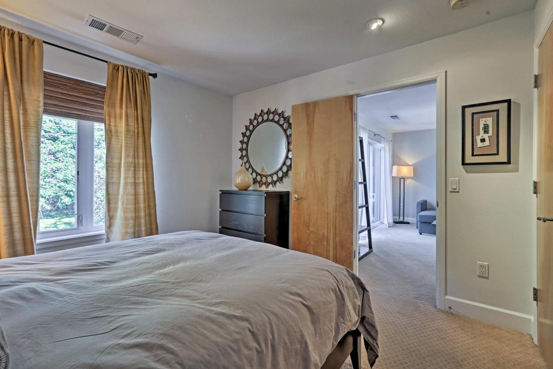 LoHi Apartment with Patio 1 Mi to Downtown Denver!